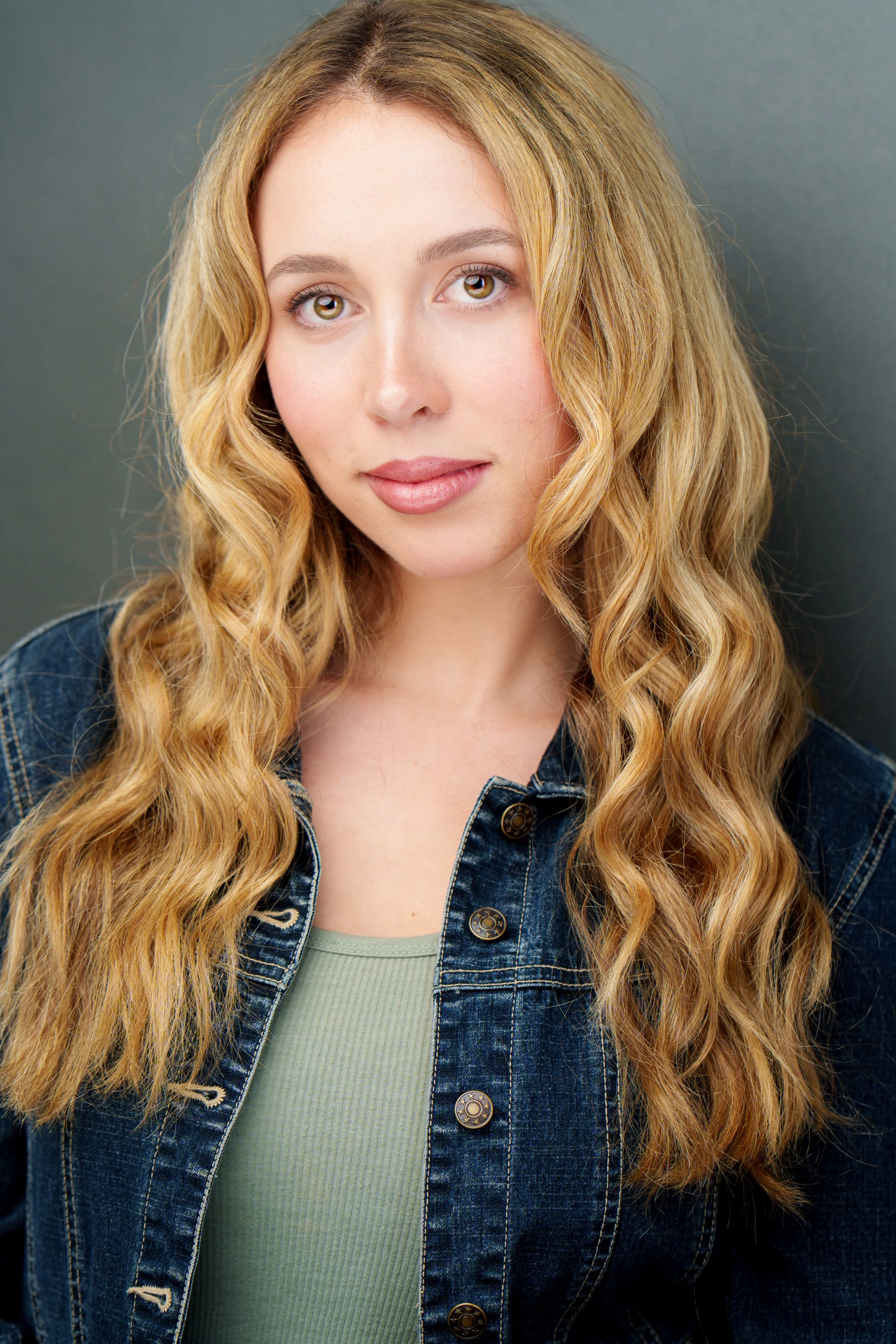 Emma Parks Headshot 12.jpg