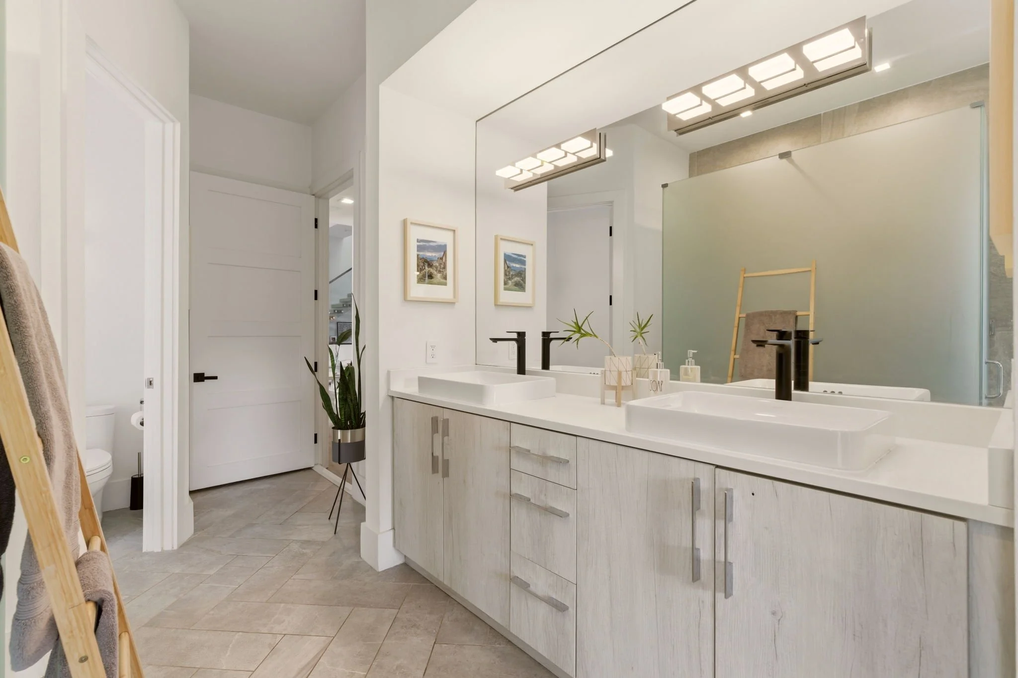 modern-home-winter-park-fl-446-melrose-10-primary-bathroom-soaking-tub.jpg