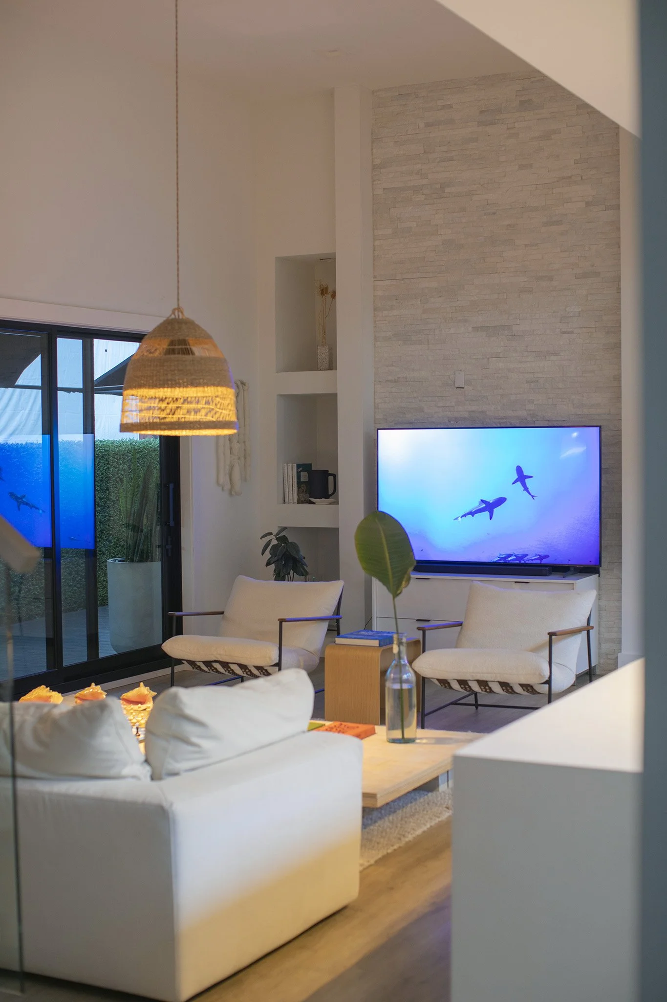 modern-home-winter-park-fl-446-melrose-31-living-room-modern-design.jpg