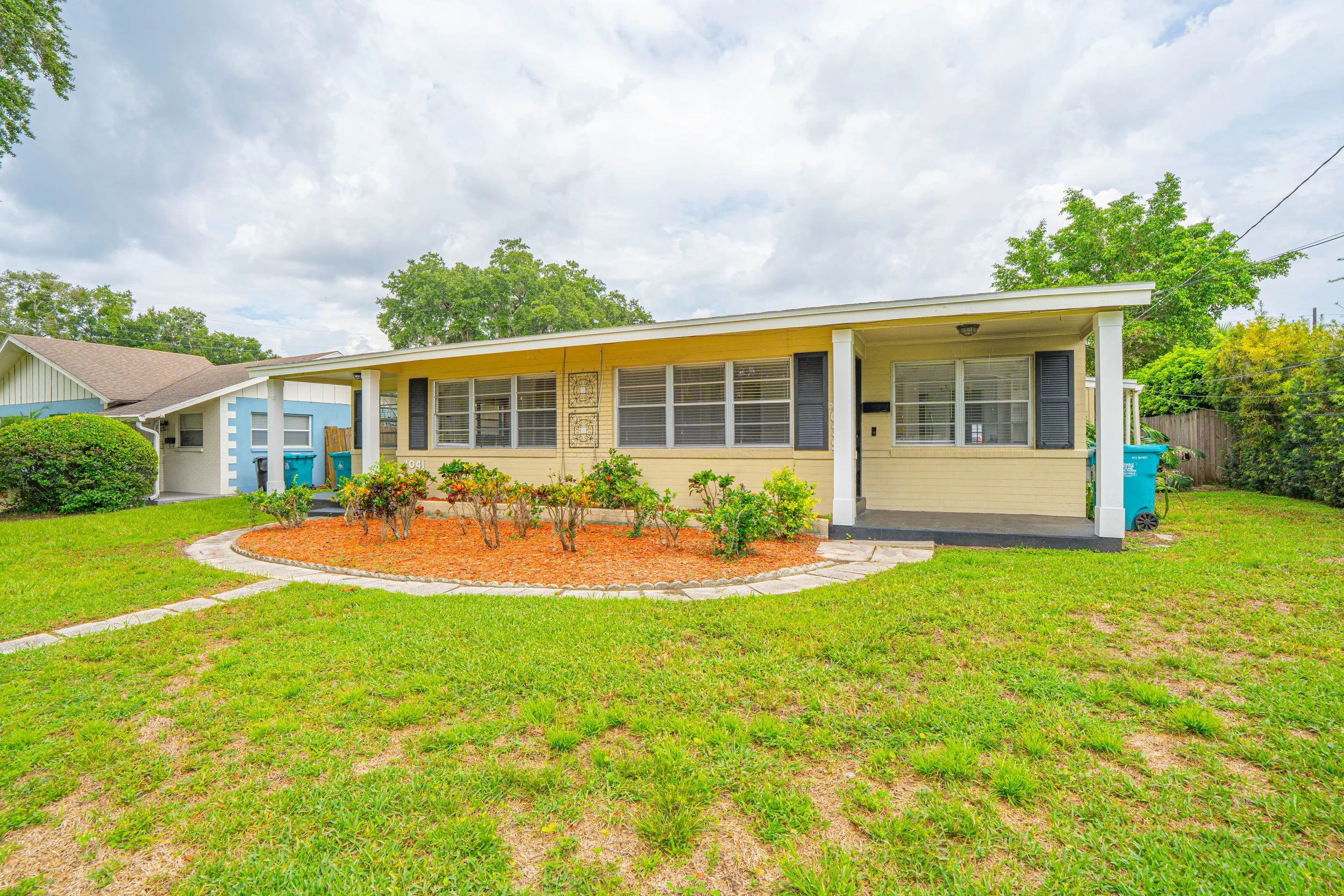 Move-in ready duplex for sale in Orlando, FL near downtown with investment potential