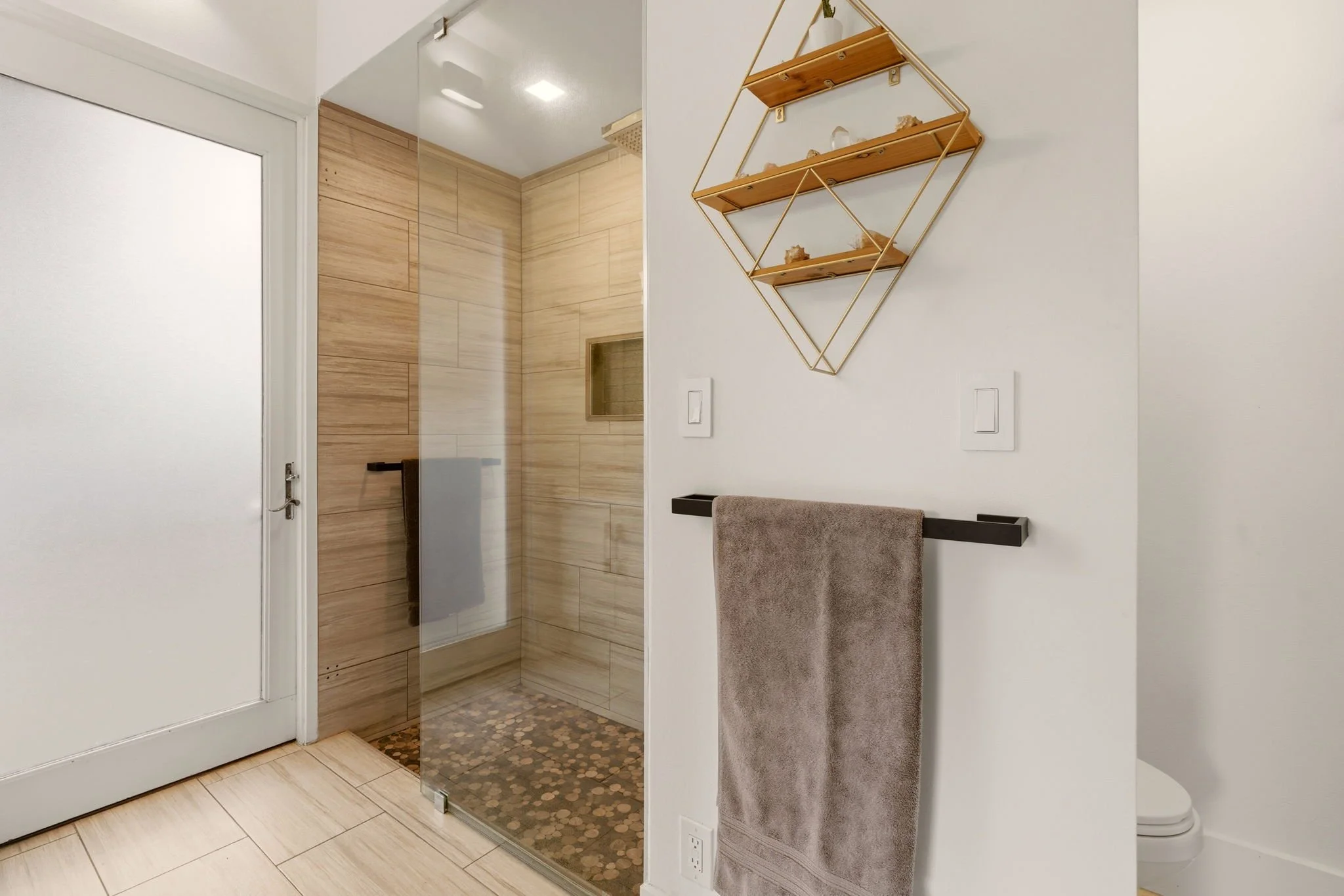 modern-home-winter-park-fl-446-melrose-17-upstairs-office-balcony.jpg