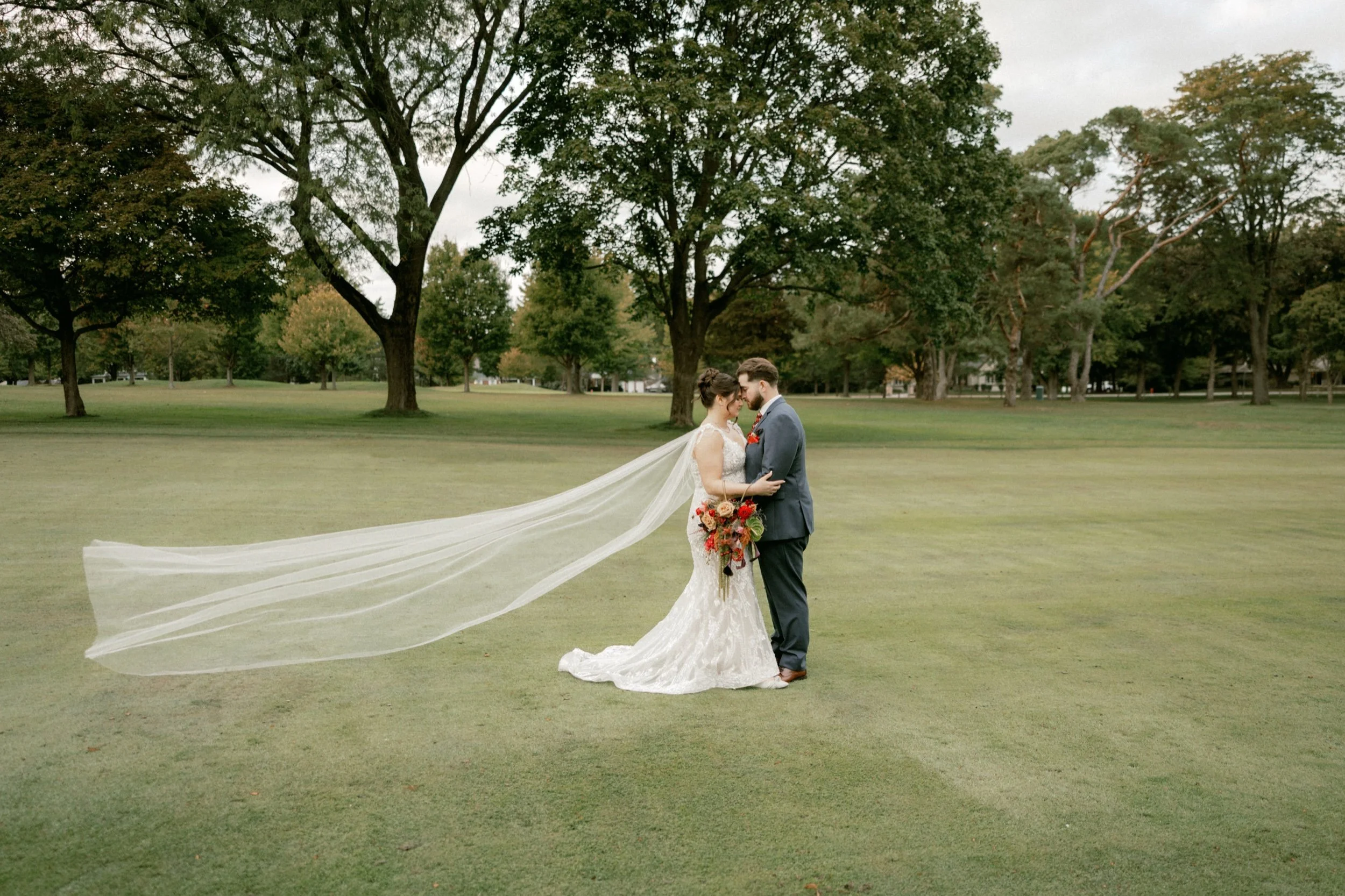 04-crystal-lake-country-club-wedding.jpg