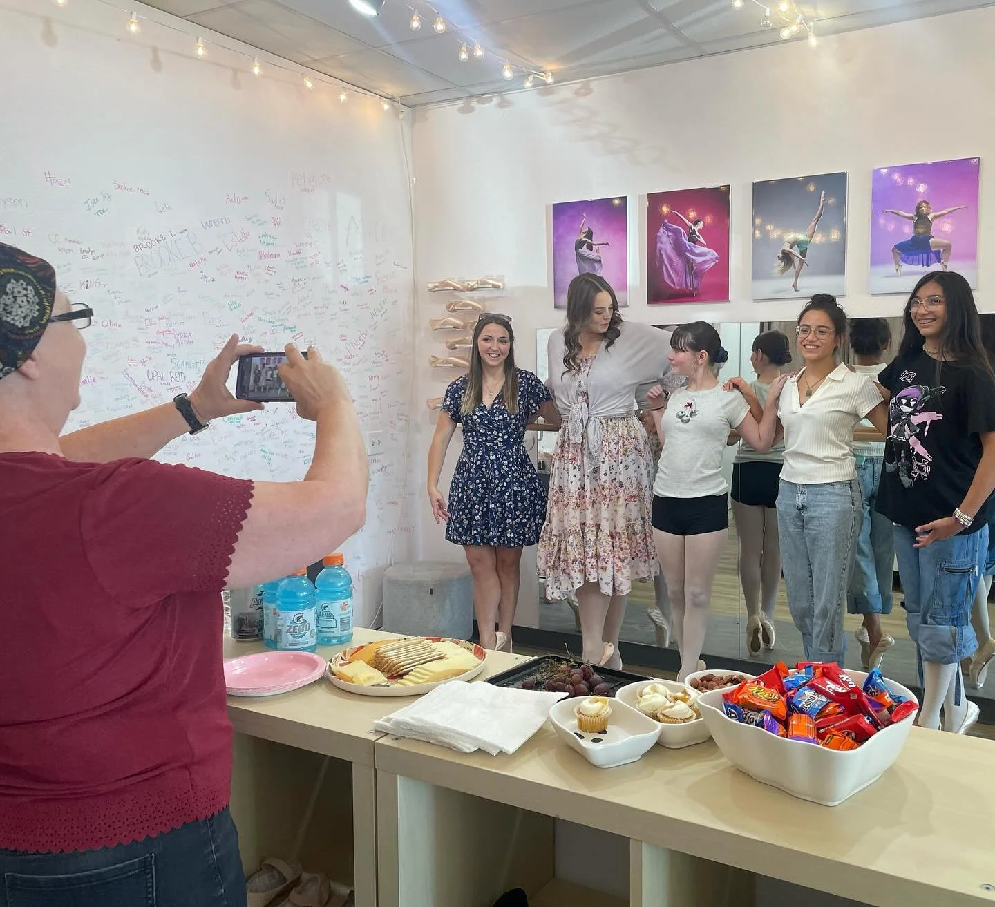 These lively (and lovely) ladies drove all the way from Klamath Falls for an after hours pointe fitting party - and we loved every moment of it! Yay for new friends! Thank you @rachelsschoolofdance !