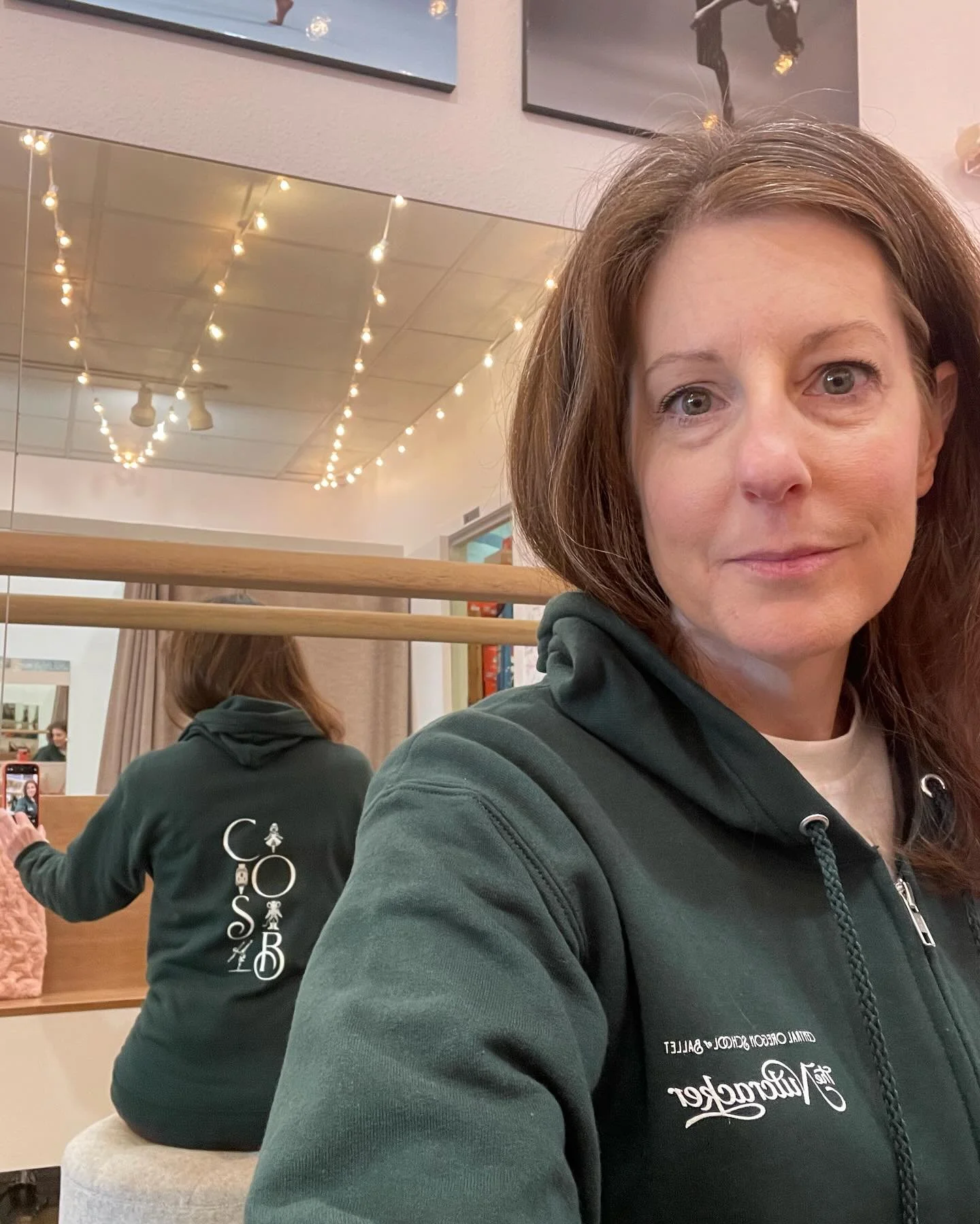 I&rsquo;m *fairly certain* Mr Josh said that wearing this hoodie would instantly improve my turnout. 🤔😆 After wearing it for at least three days now, I pretty sure I&rsquo;m ready to ballet-battle Miss Shelby. 
#visionsofgrandeur #inmydreams  #fake