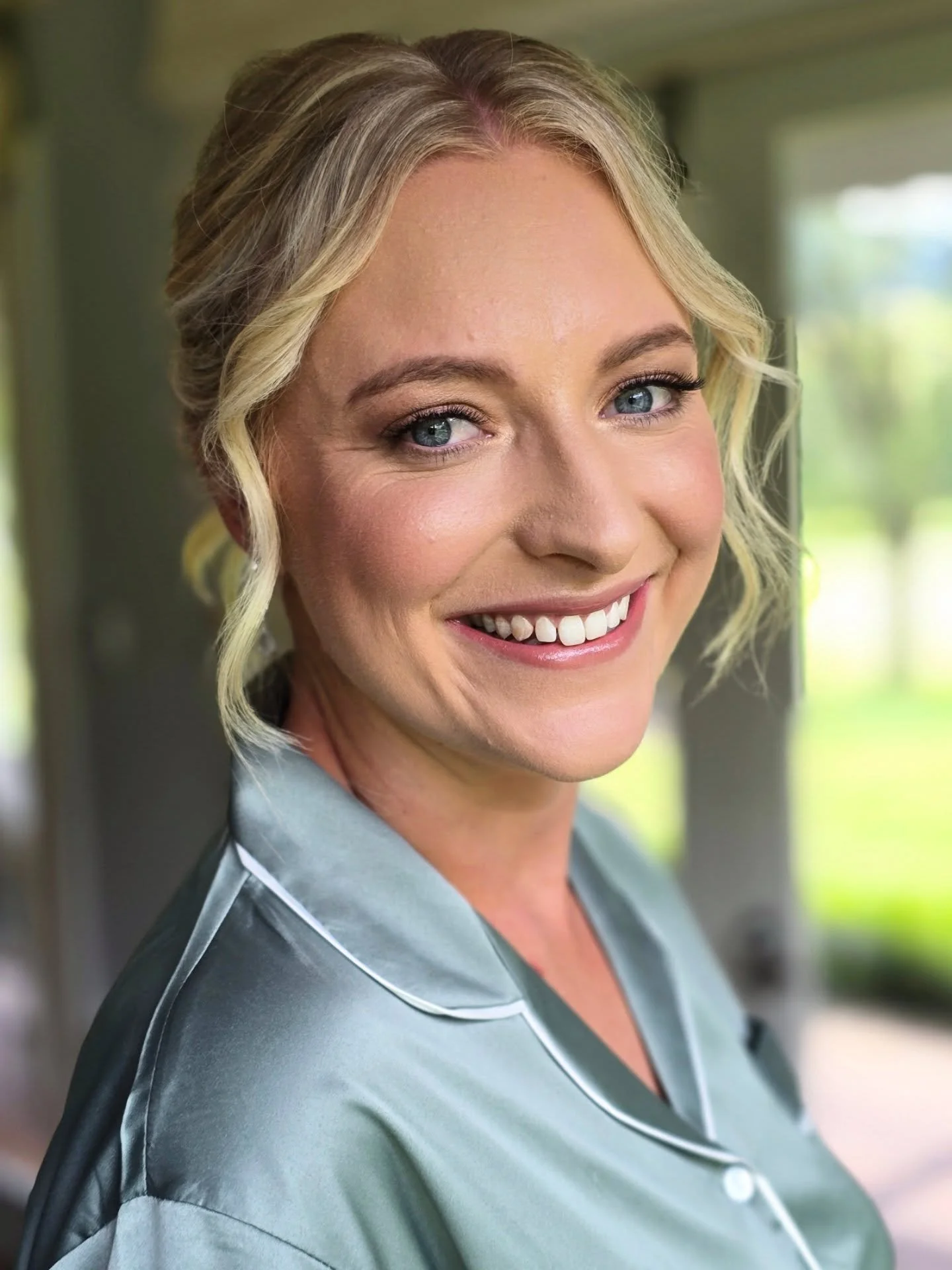 B R I D E S M A I D
.
.
Got to love those soft tones to elevate that smile on this beauty. ✨️
.
.
MUA | @sminka_ink 
Hair | @laurengothhairandmakeup 
.
.
#bridalmakeup #bridalmakeupartist #weddings #bridesmaid