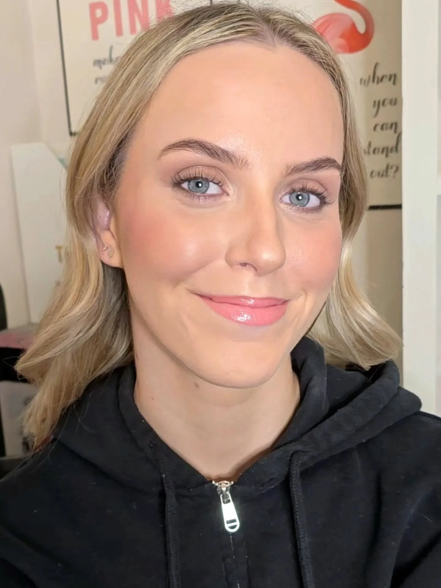 M O N I Q U E
.
.
Who says you can't look glamorous at 6am! This beauty was glowing and ready for her University Graduation. Congratulations Monique. 🎉🎉🎉
.
.
#eventsmakeup #specialoccasionmakeup #camdenmakeupartist