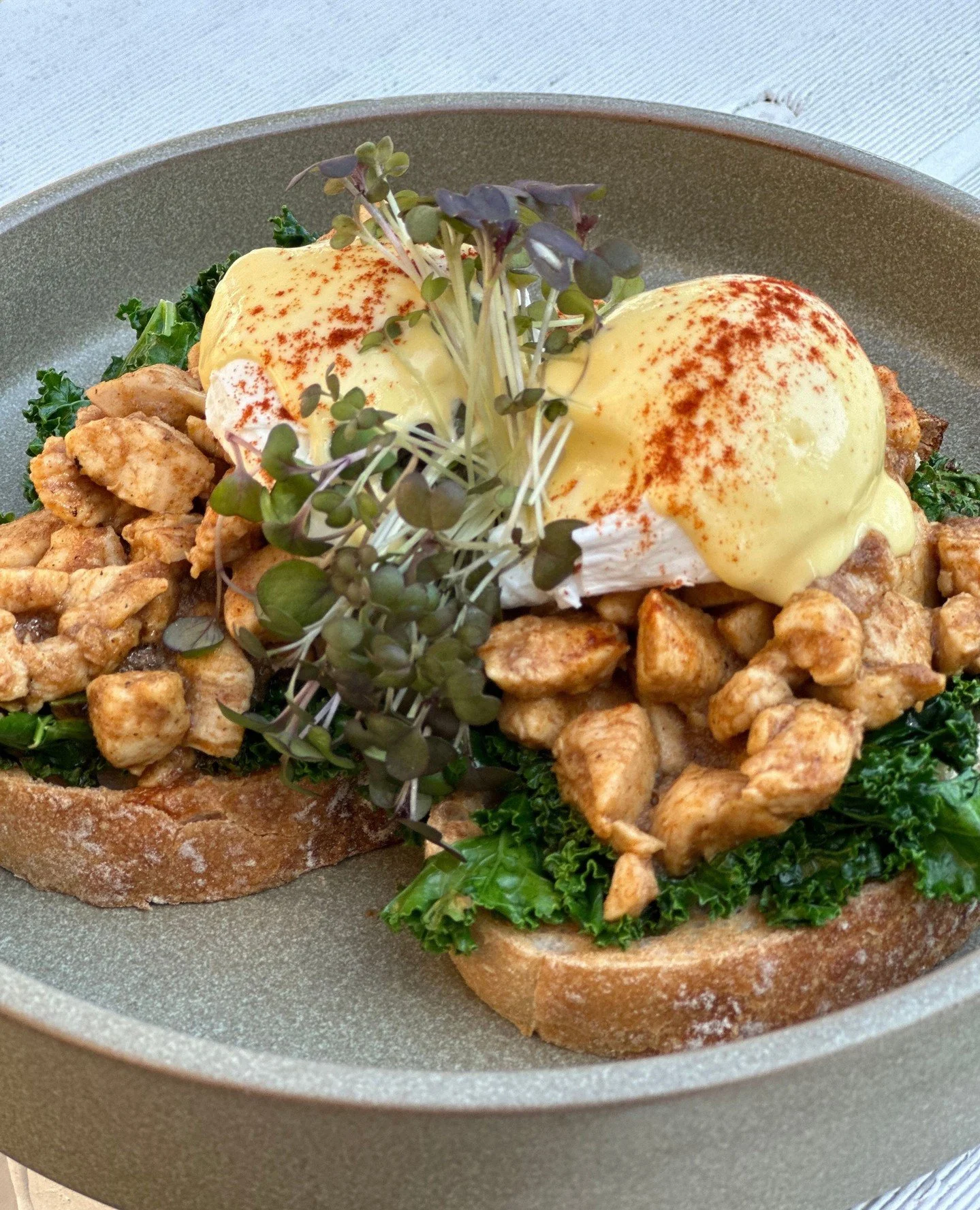Brunch time?⁠
⁠
CHICKEN RENDANG BENEDICT ~ chicken rendang, poached eggs, hollandaise, kale, red chilli, on sourdough (nf, gfo) or hash brown⁠
⁠
CREAMY MUSHROOM LOADED HASH BROWN ~ brown mushrooms, wilted spinach, pickled vegetables, seeds (vg, nf)⁠
