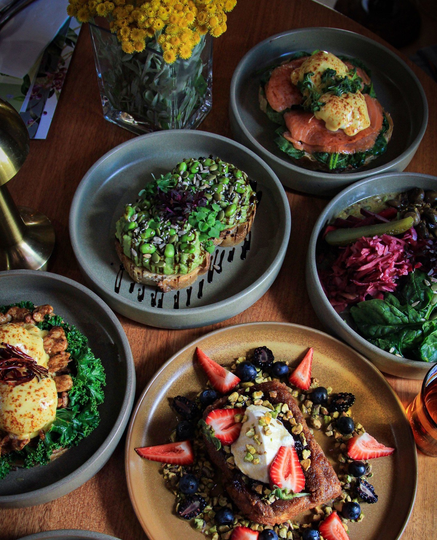 Join us at BOWERY this weekend!⁠
⁠
There's FREE live music with THE FROX on Friday night.⁠
⁠
Featuring the masterfully-syncopated guitar stylings of Joel Fox, coupled with the authentically-vintage, rich and moody vocals and radiant effervescence of 