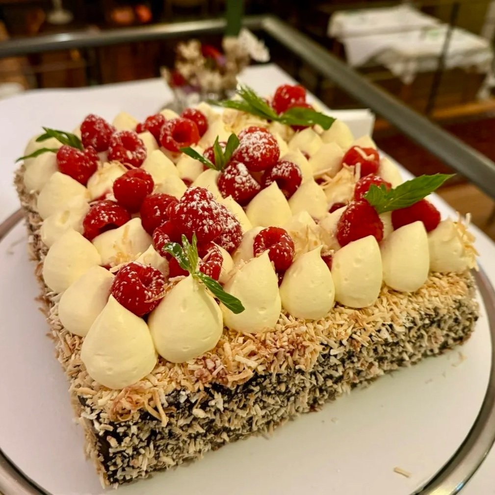 Raspberry+Lamington+2.jpg