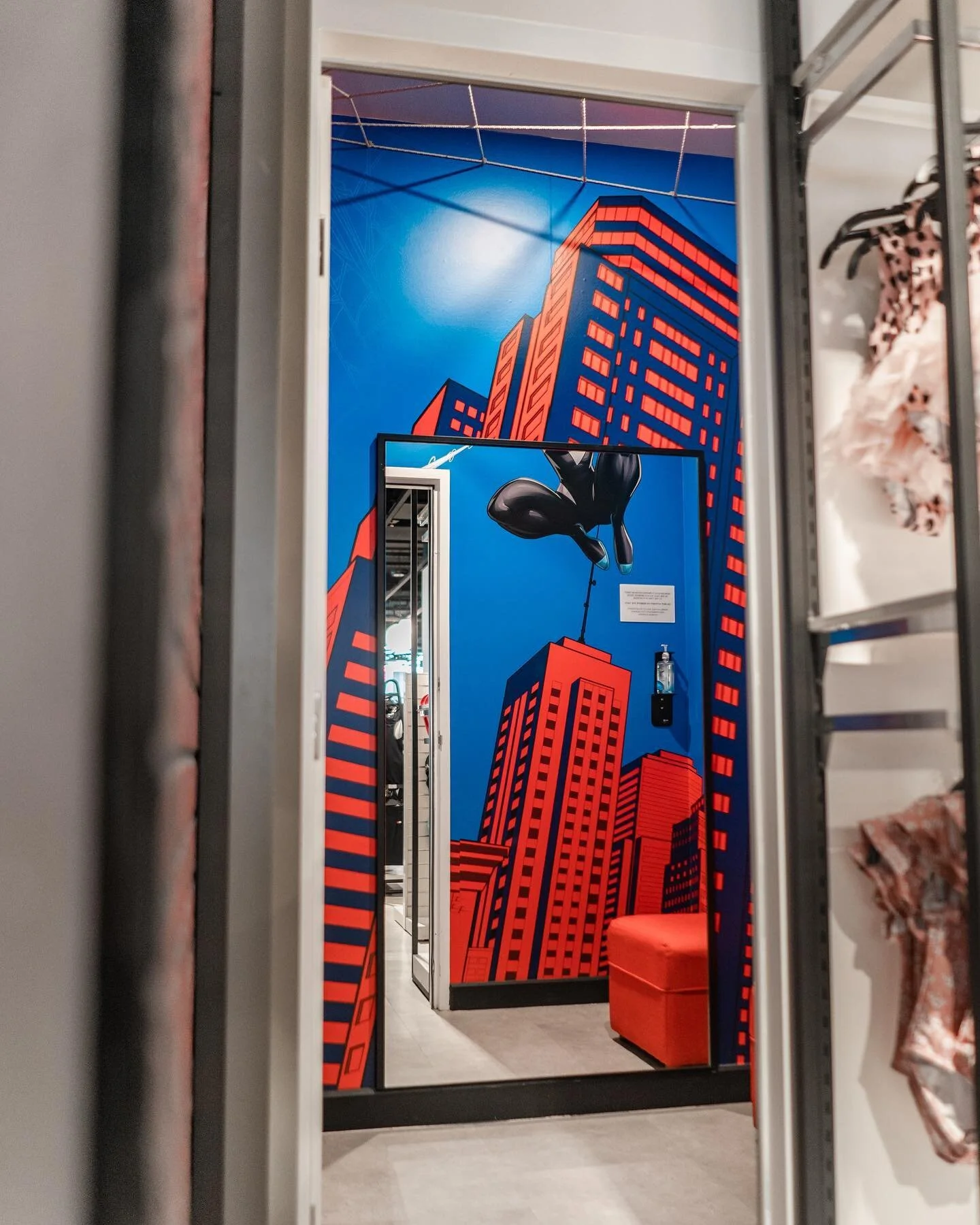 Get caught in spidey&rsquo;s web at David Jones with Marvels visual treatments!

#spiderman #marvel #avengers #tomholland #marvelcomics #ironman #peterparker #mcu #signage #signs #sign #design #advertising #branding #graphicdesign #signagedesign #pri