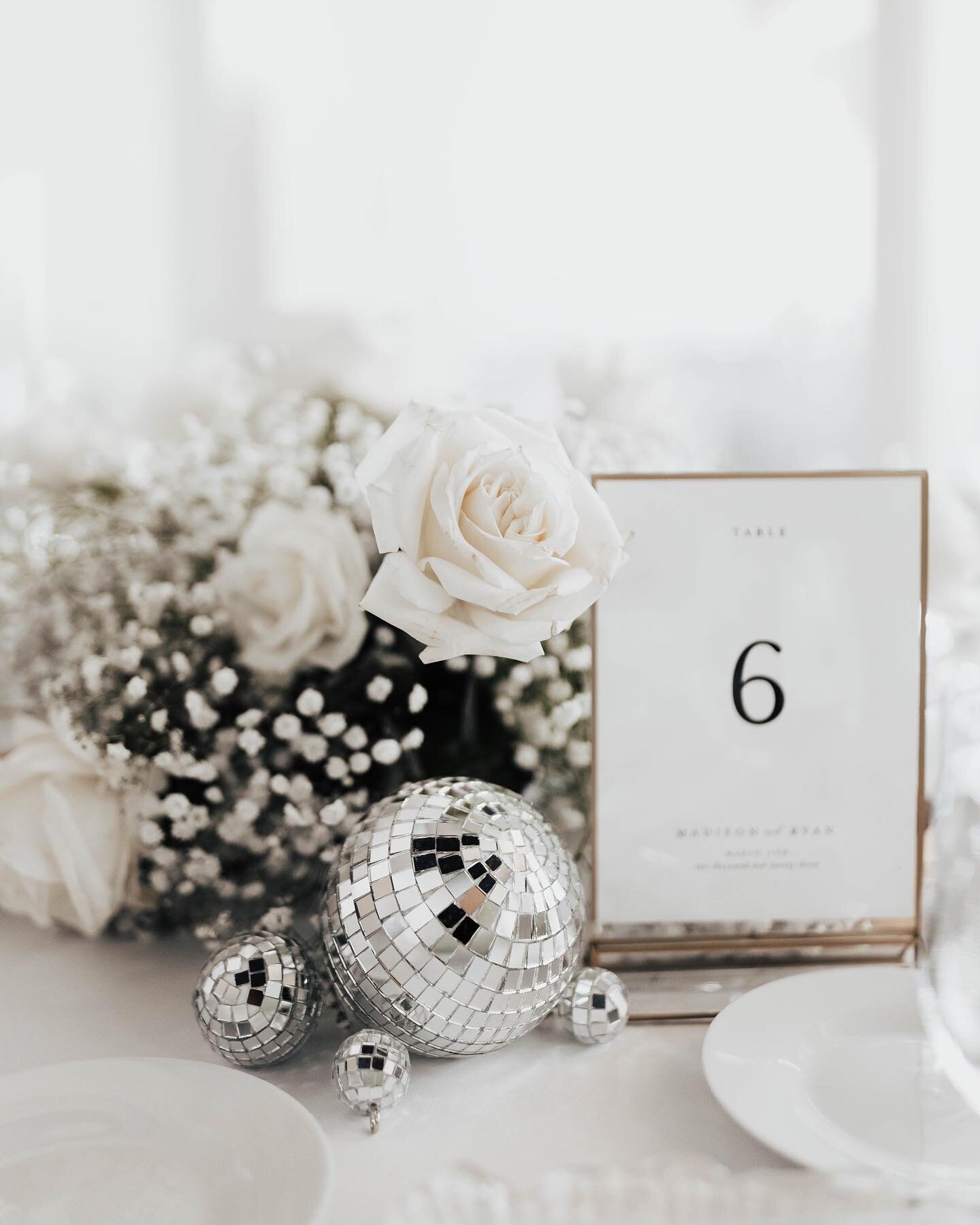 Some sweet moments from this spring wedding 🤍
.
.
Second for my favorite: @sarahjordanphotography