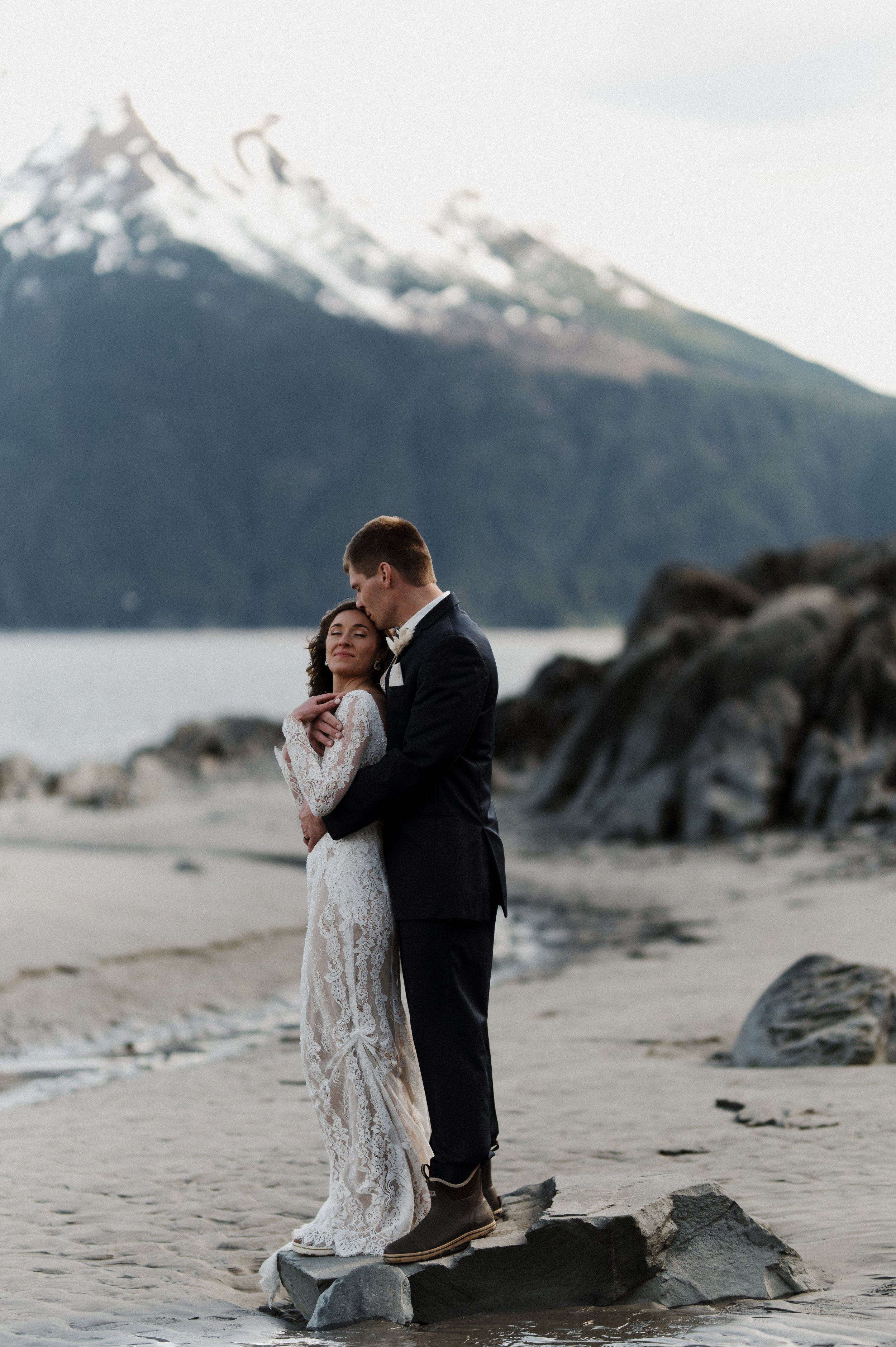 MOUNTAIN WEDDING IN THE SUMMER | GIRDWOOD, ALASKA