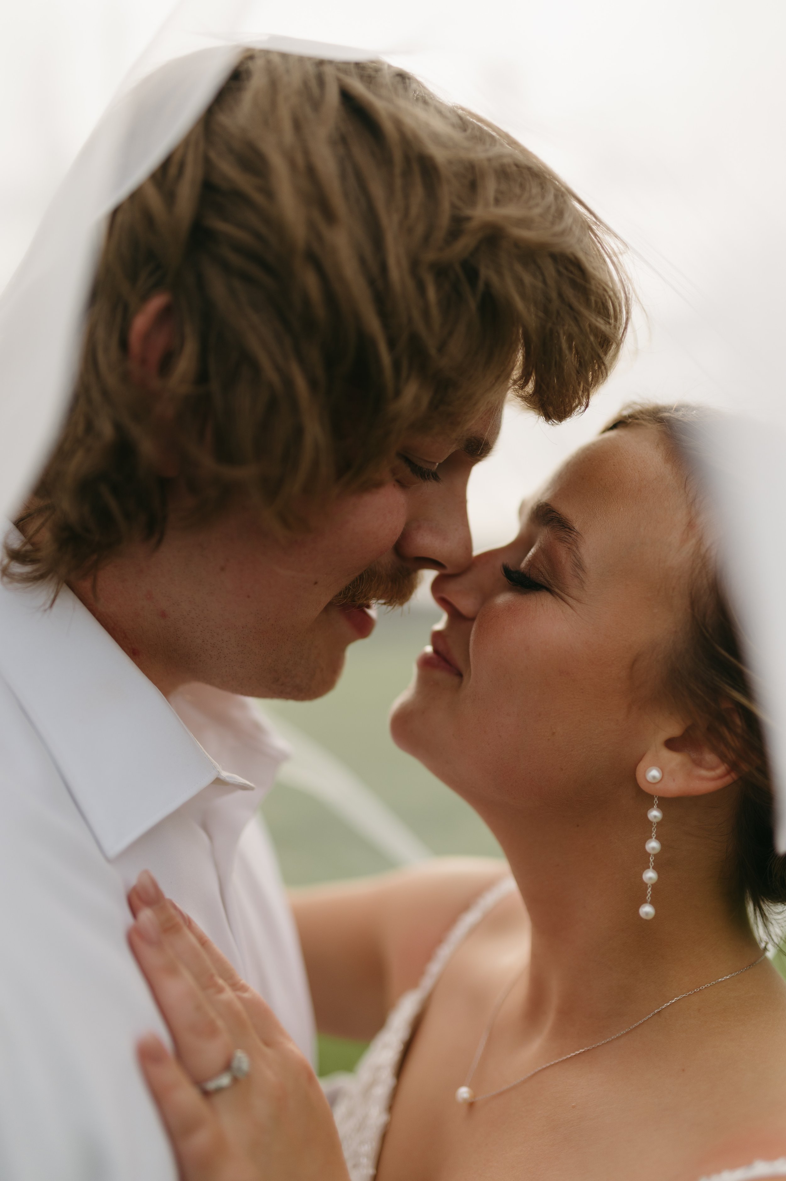 A ROMANTIC RAINY WEDDING DAY IN PALMER, ALASKA