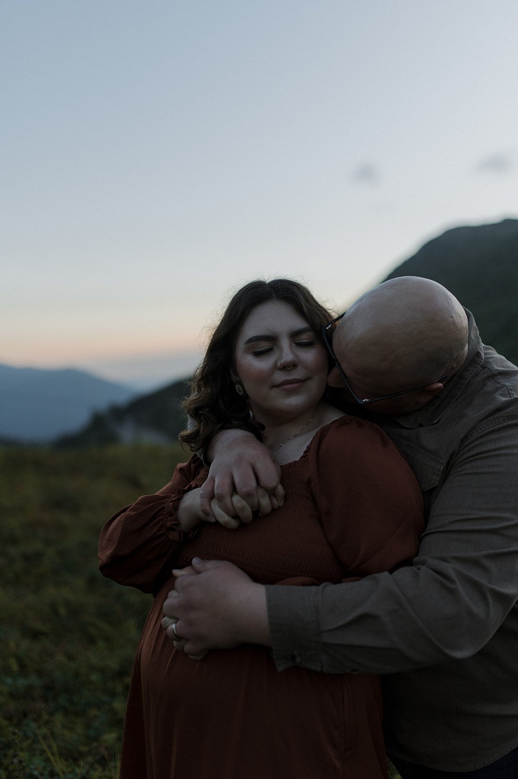 BEAUTIFUL COUPLES PHOTOSHOOT IN ALASKA | MADELYNN &amp; STEPHEN’S ANNIVERSARY