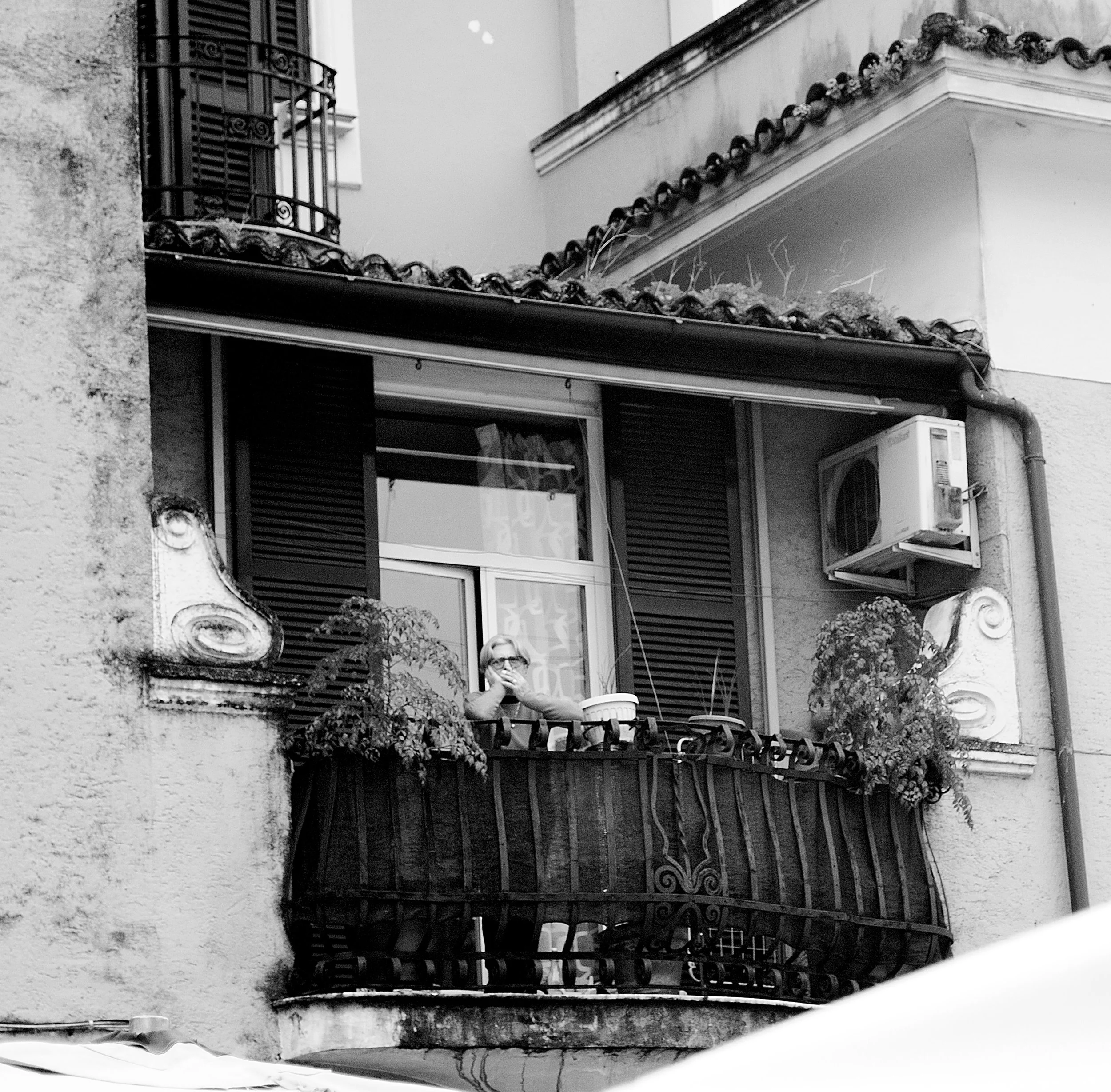 alla finestra_1390.JPG