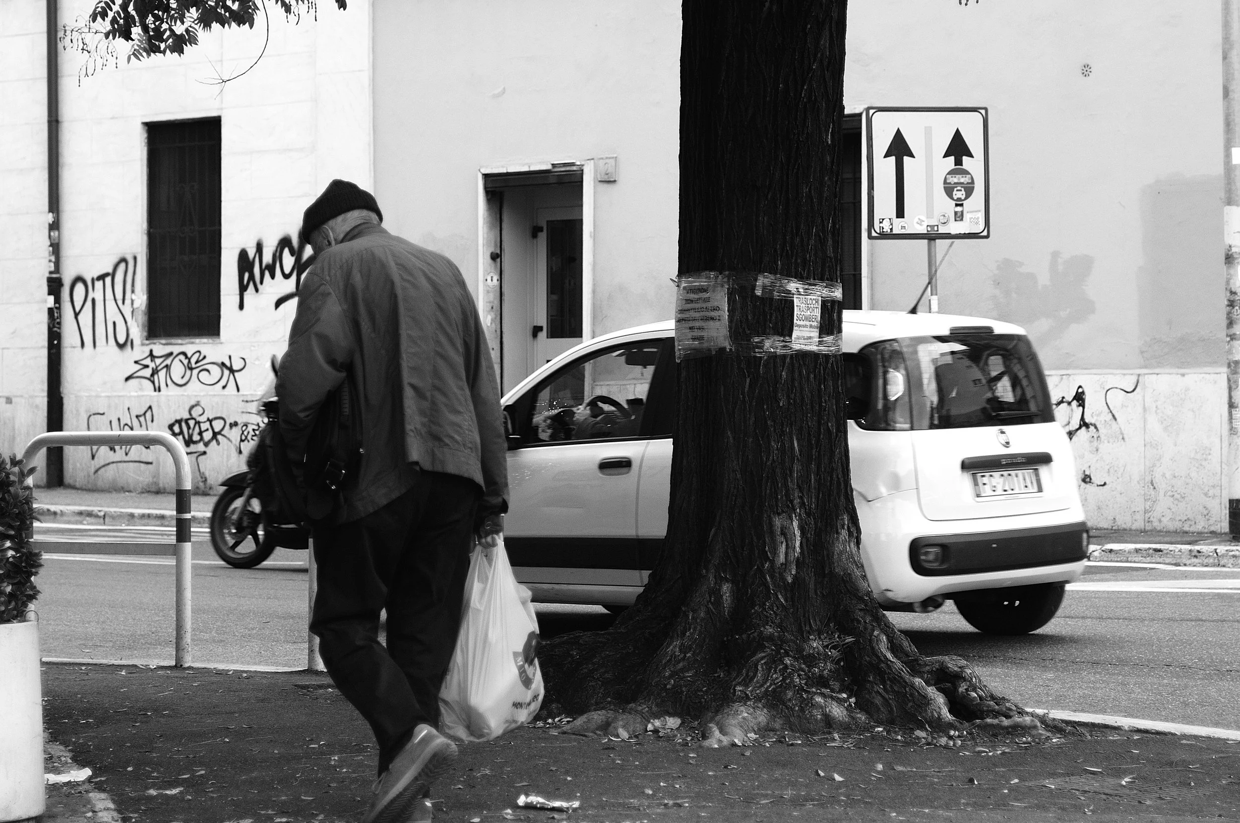 vecchio e sportina_1386.JPG