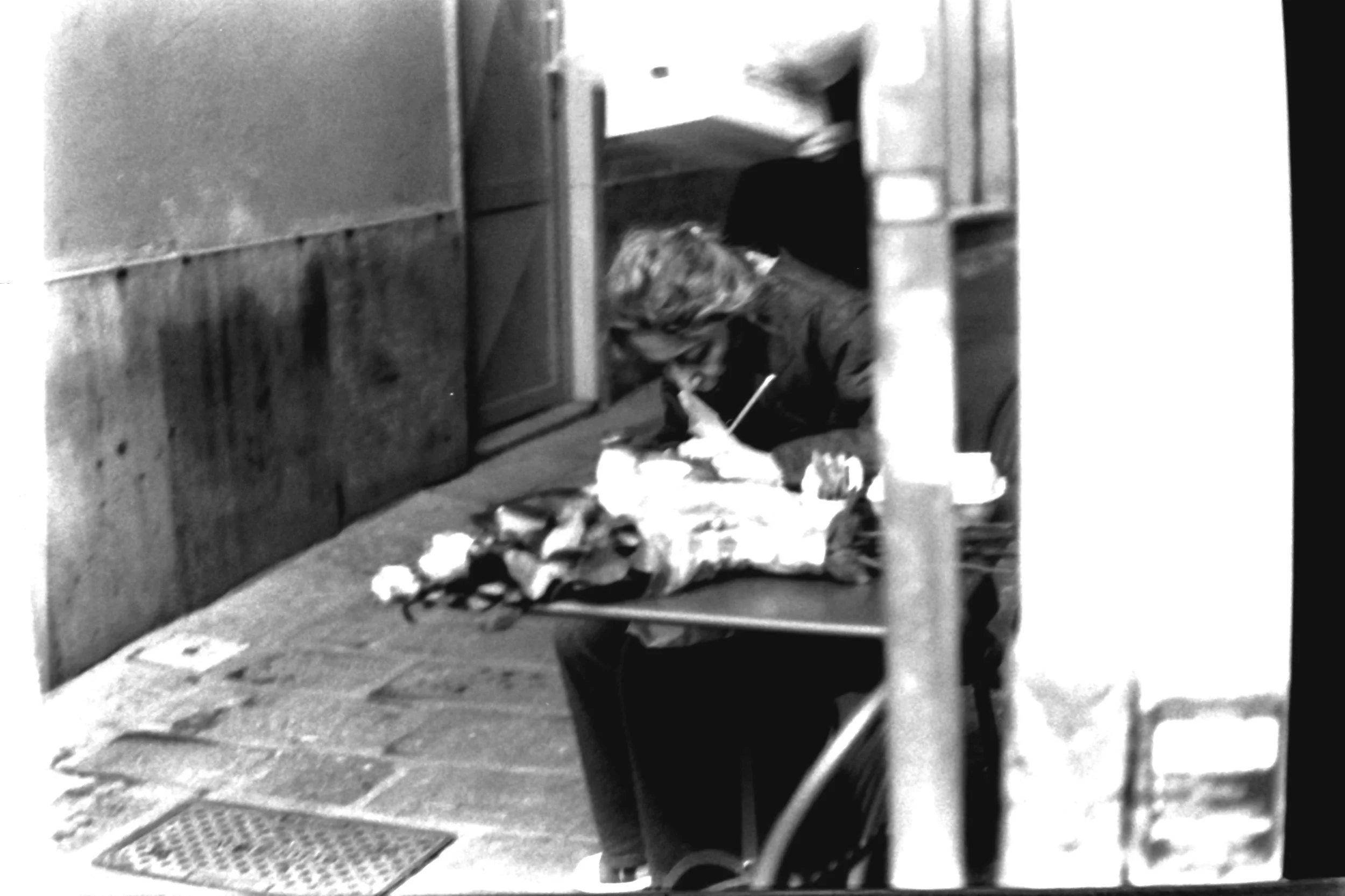 genova donna che scrive_1099.JPG