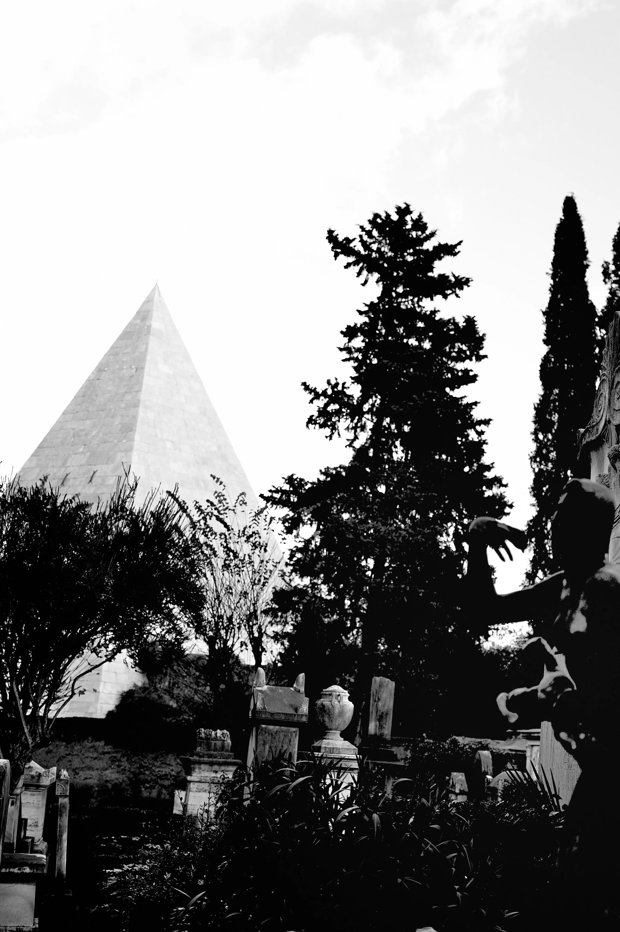 acattolico statua2_2105.JPG