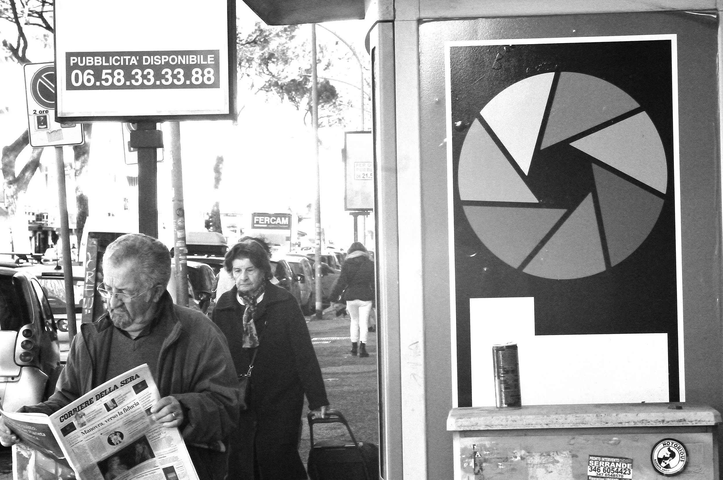 tufello uomo col giornale_1275.JPG