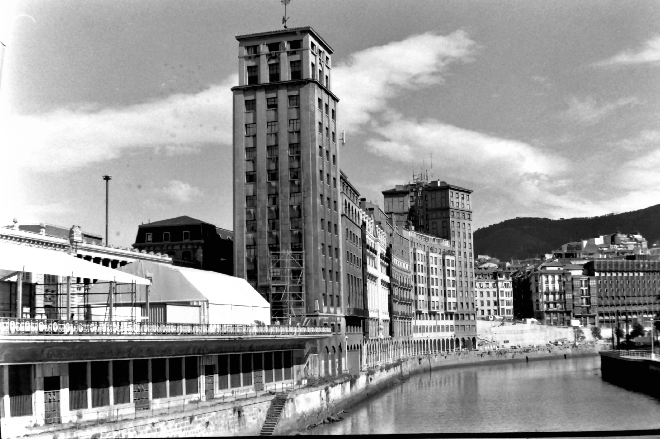 bilbao docks_1665.JPG