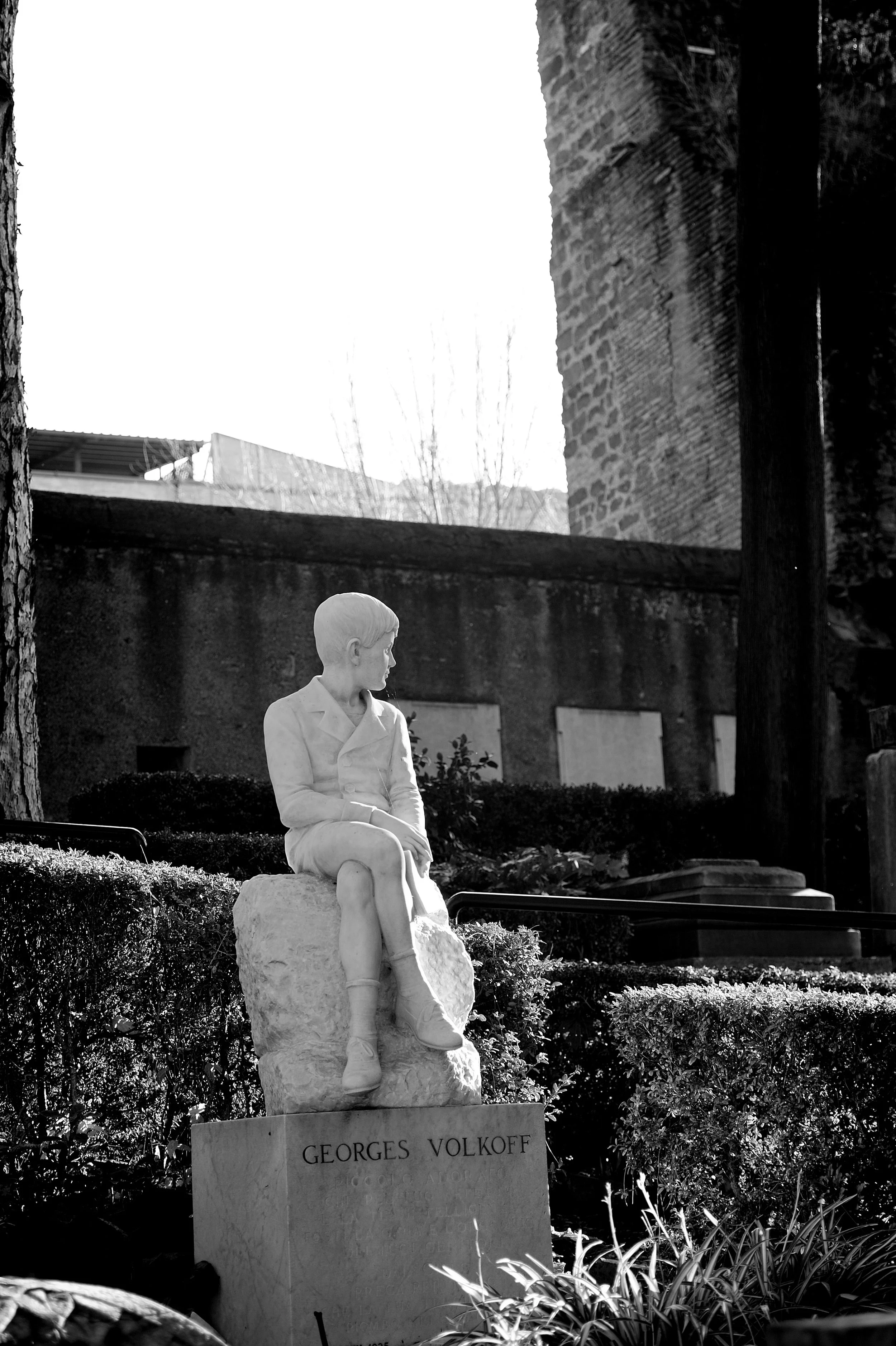 acattolico statua bambino altra_2115.JPG
