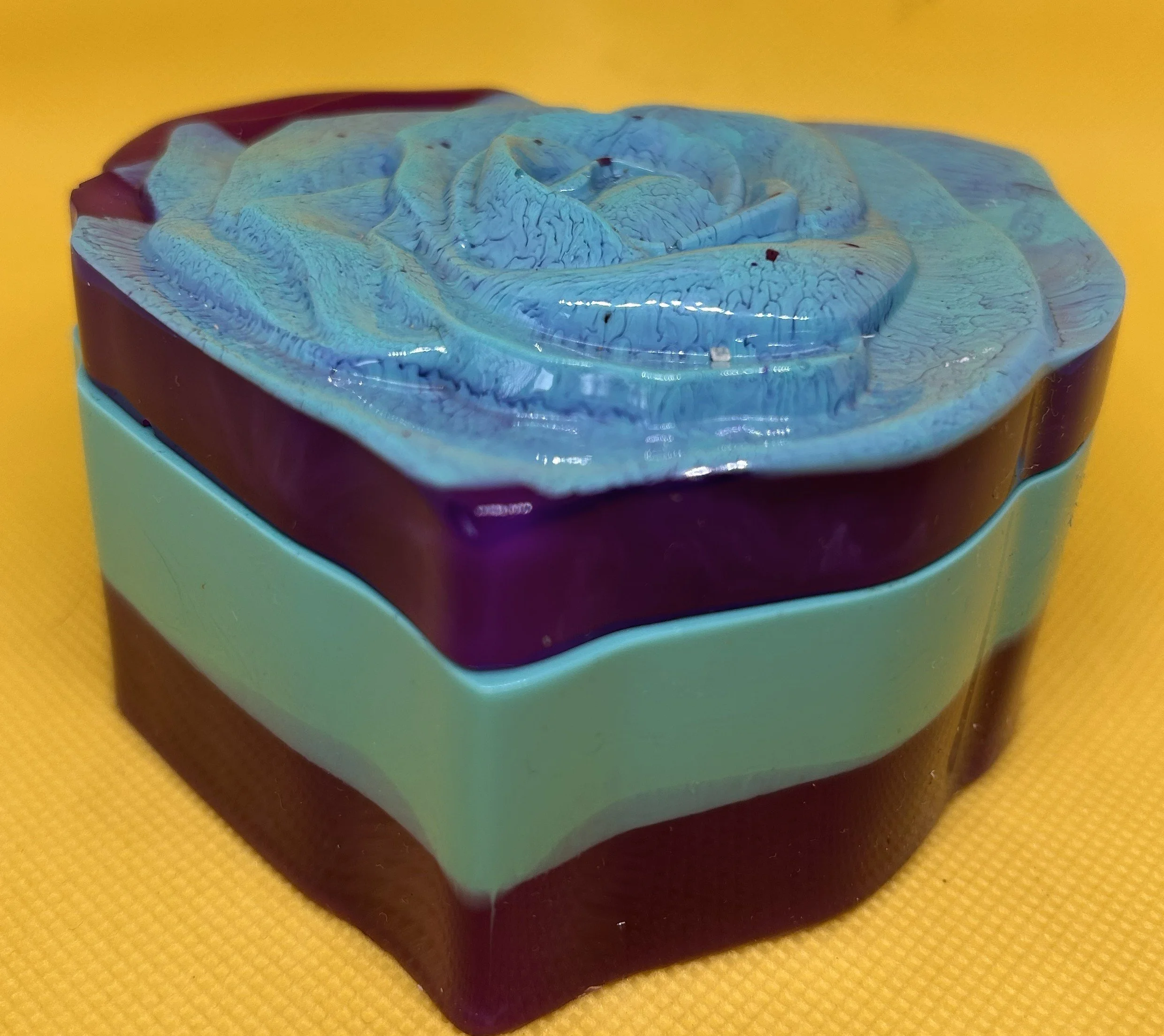 Love Heart Trinket Box with Rose Lid 2.jpg