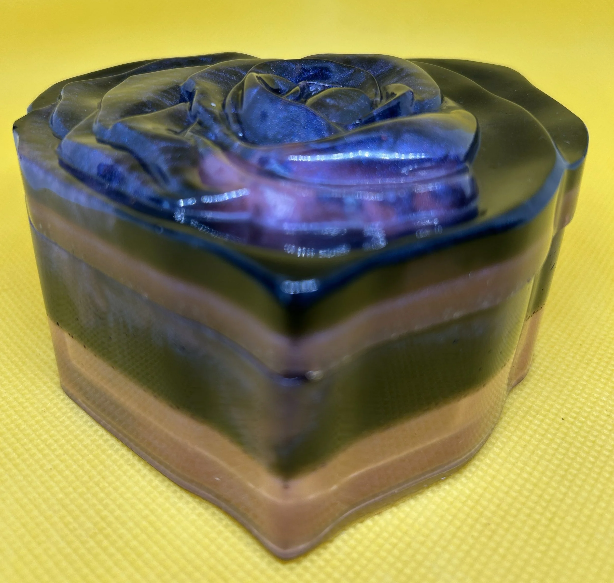 Love Heart Trinket Box with Rose Lid 3.jpg