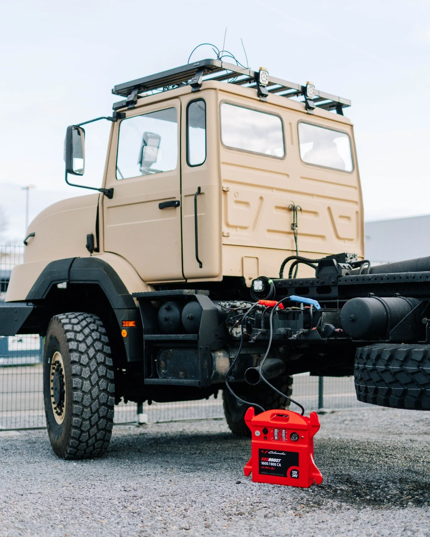 Built for the extreme!
Schumacher SOS BOOST 12/24V ready for the toughest missions on massive truck!
Unstoppable power. Anytime. Anywhere