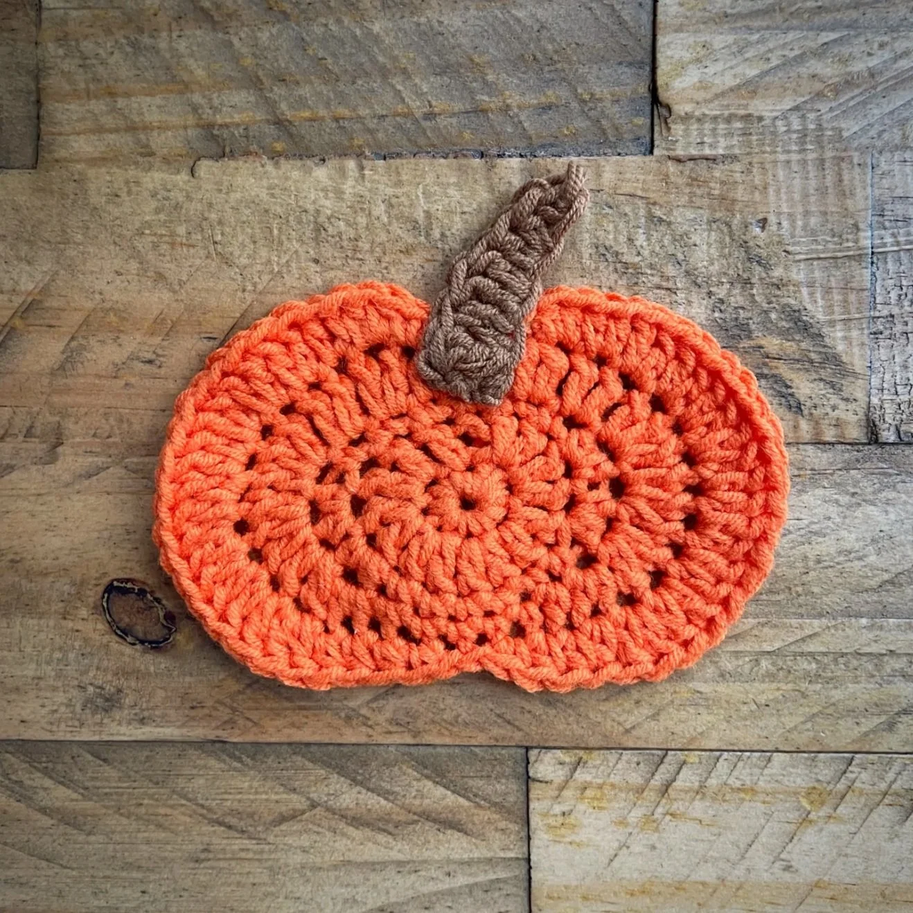 pumpkin-applique-crochet-pattern-happy-go-hooky