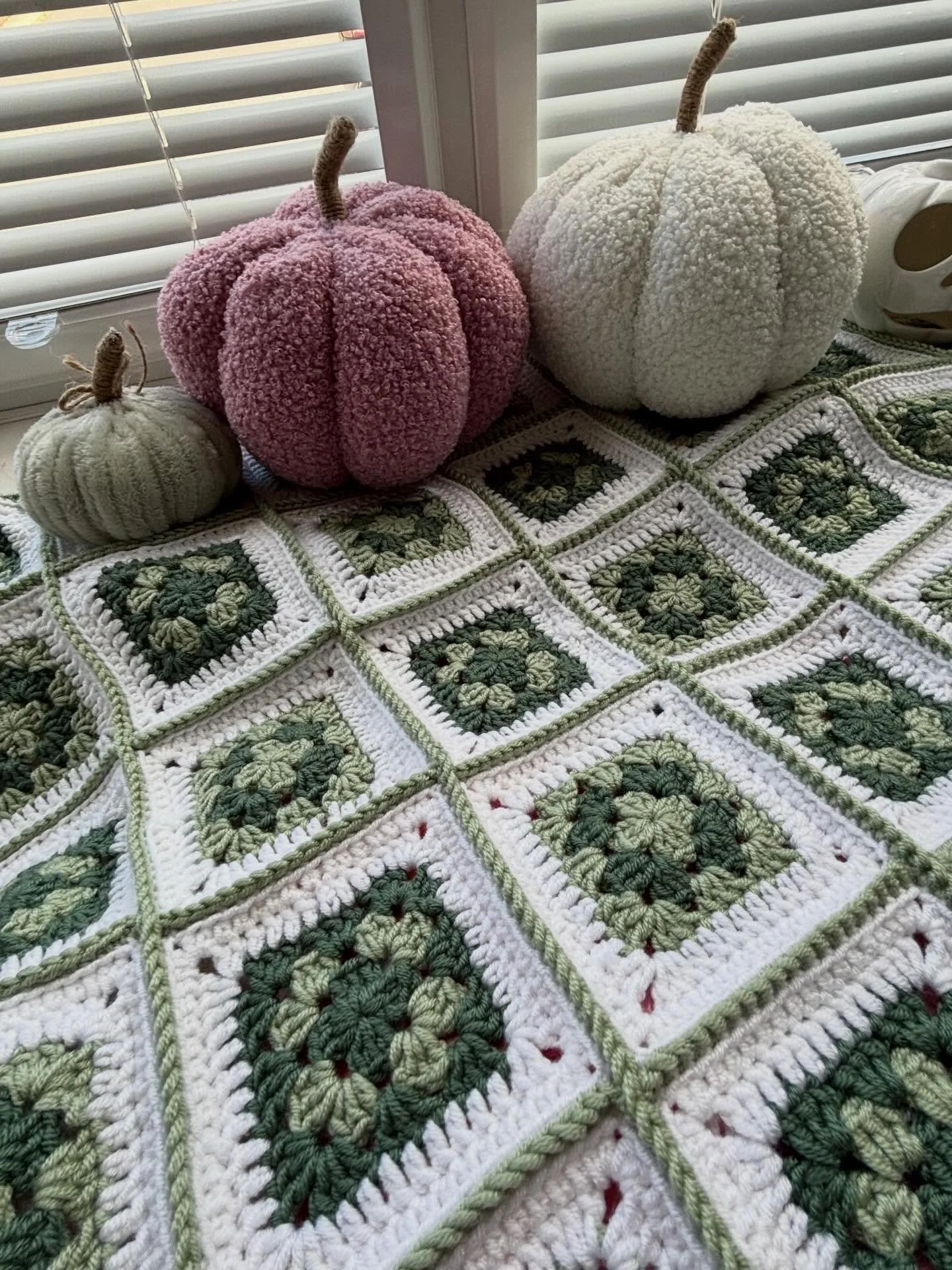 #yarnfriendsrock and they really do! What also kinda rocks is my failure to continue this challenge on the #fail day. I had plans and the plans didn&rsquo;t transpire. 

On a plus note! super excited to meet up with my yarn friends this weekend @yarn