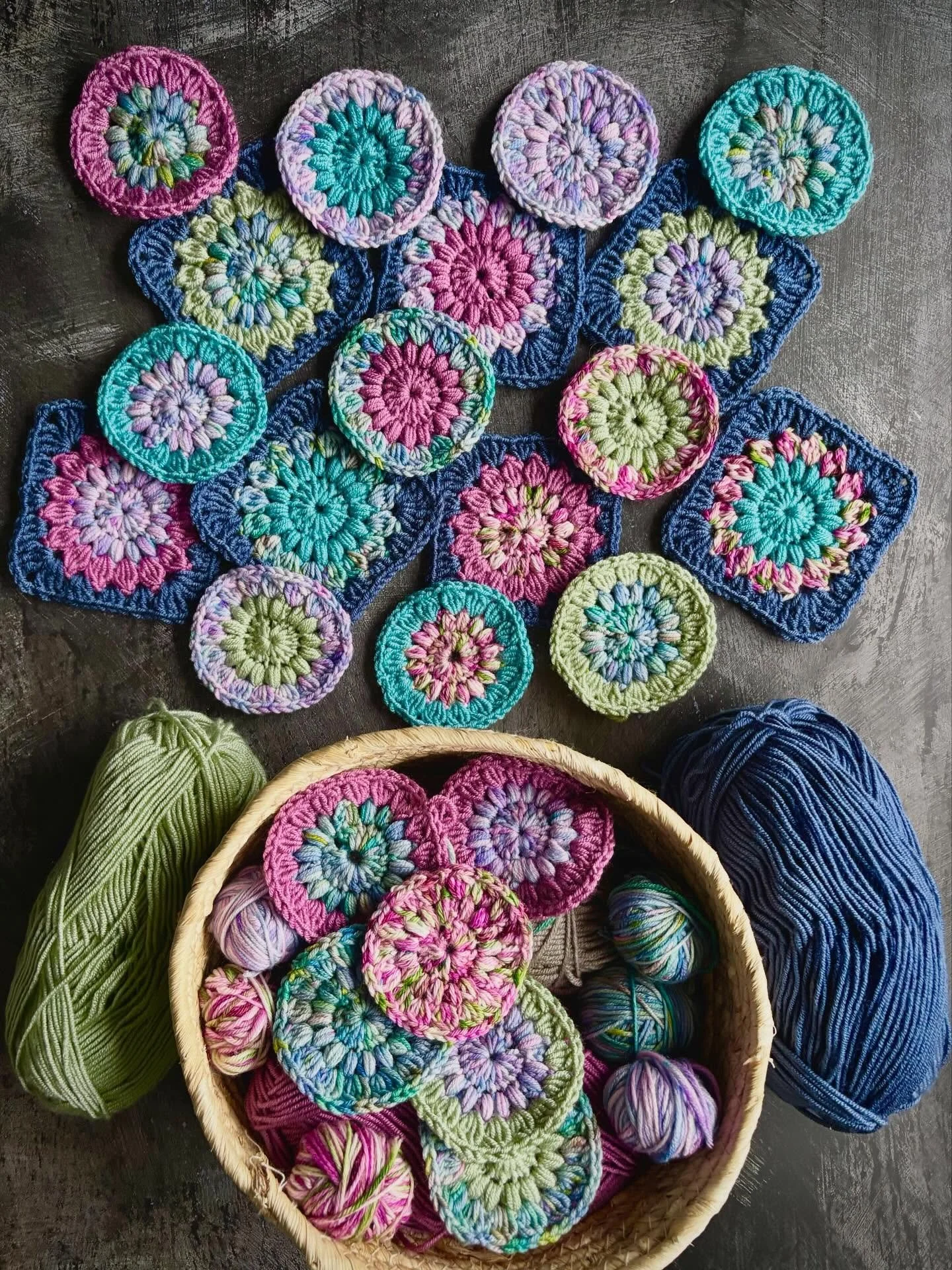 🍂🧶 This is an addiction, NOT a hobby! 🧶🍂

Ok so it&rsquo;s a bit of both and neither of these, and also so much more than either of these!

I have many sunbursts now, but I am not sure how many I need (have 40 so far), I&rsquo;m a sucker for the 