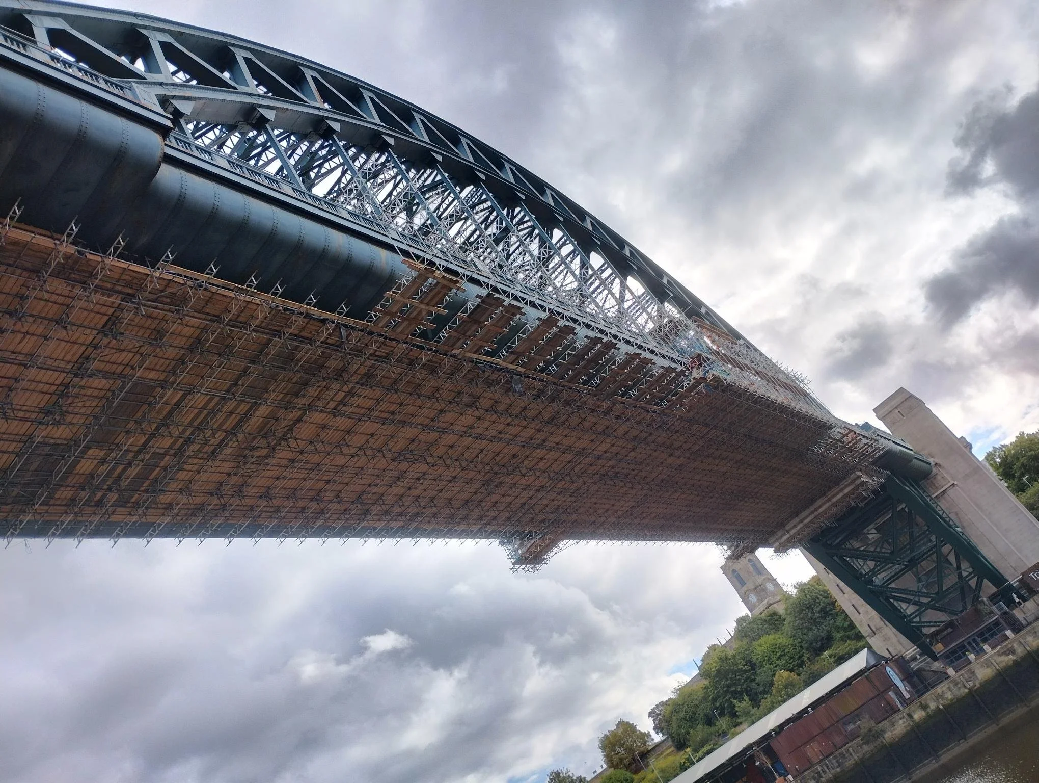20250909TyneBridgeparapet3.jpg