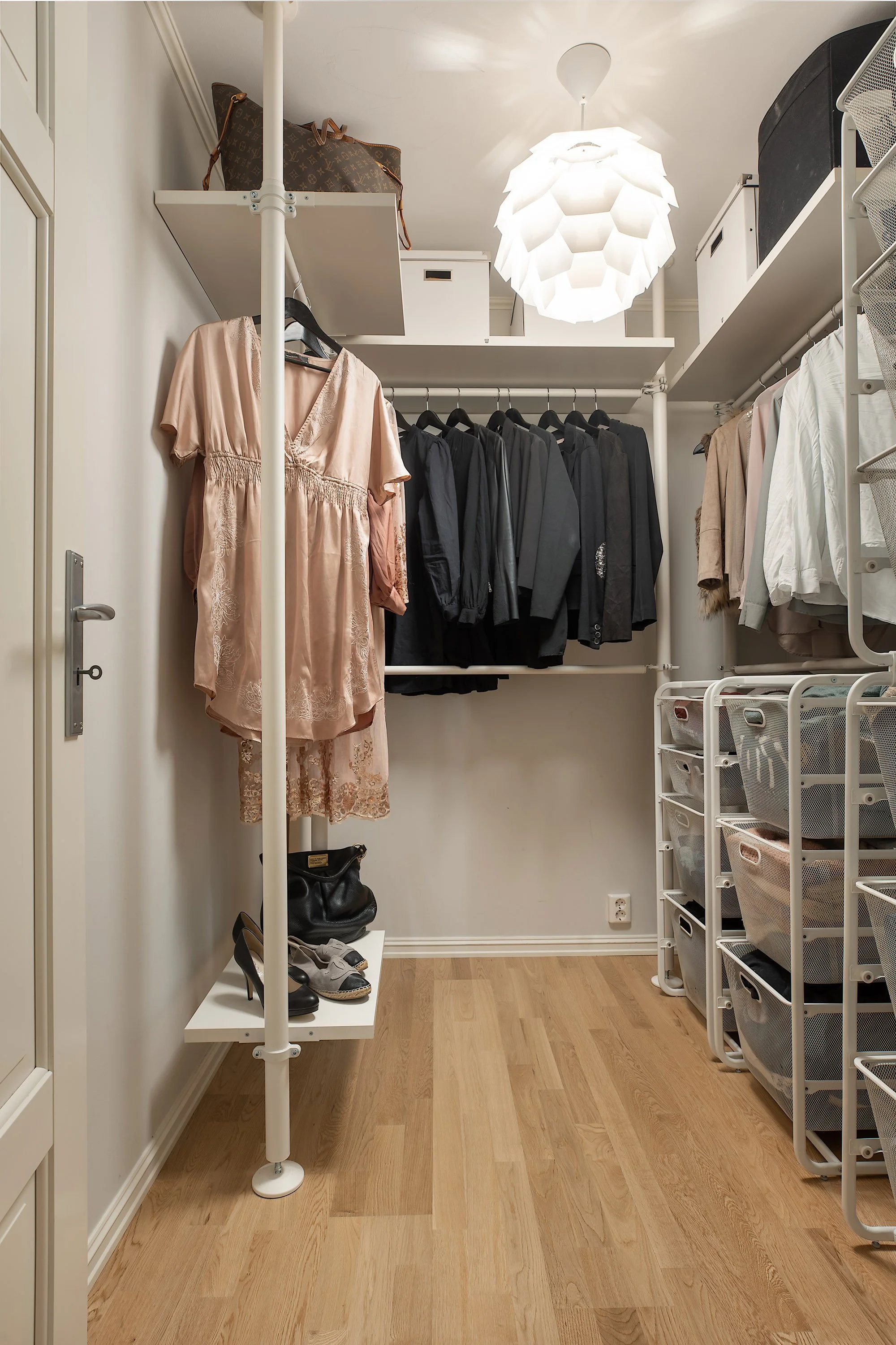 75garderobe_kveld.jpg