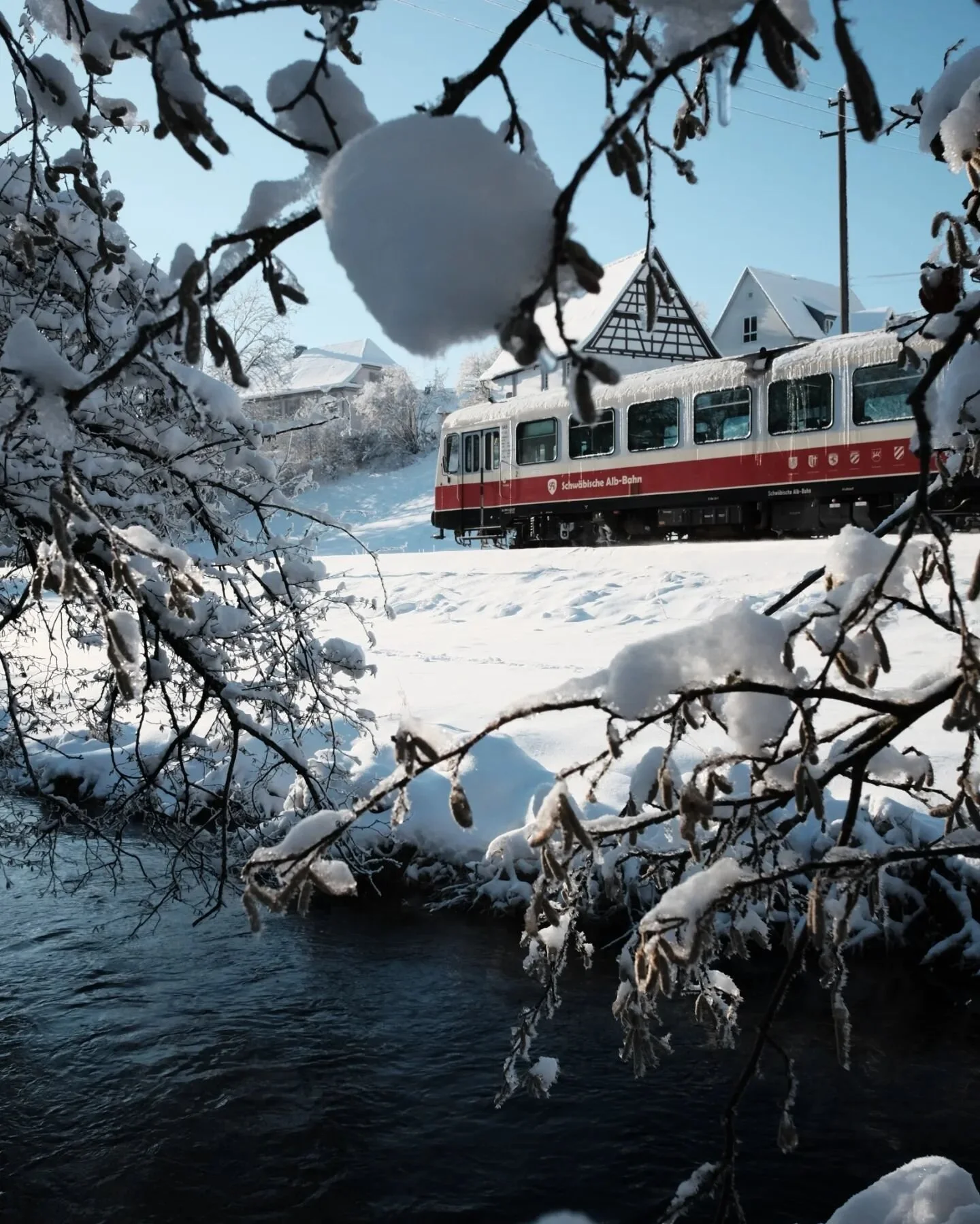 Flashback zum ersten Dezemberwochenende: HauskreisWE 2023 ☃️

War einfach mal Winterwunderland mit ebenso wundervollen Menschen und ganz viel Staunen, was Gott so macht. 😇

Heute mal Fotos direkt aus meiner kleinen Fuji-Cam - ganz ohne Nachbearb