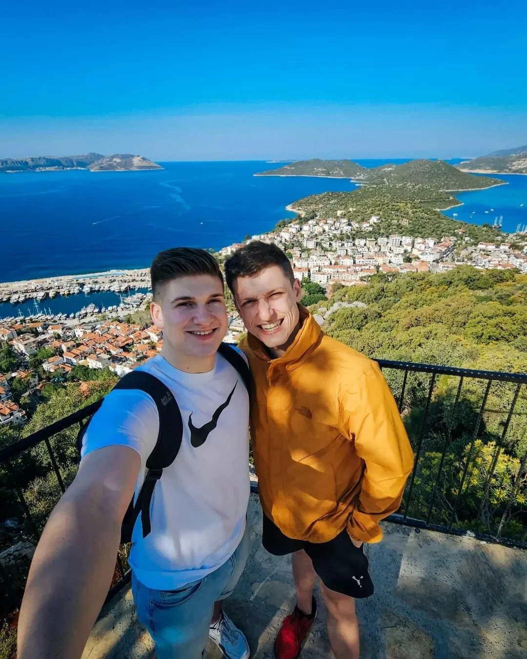 Merhaba zusammen, an Ostern ist es endlich passiert: ich habe zum ersten Mal in meinem Leben die T&uuml;rkei besucht 🇹🇷😃

Wer mich bisschen kennt, wei&szlig;, dass dieses Land - warum auch immer - irgendwie schon seit langem einen besonderen Pla