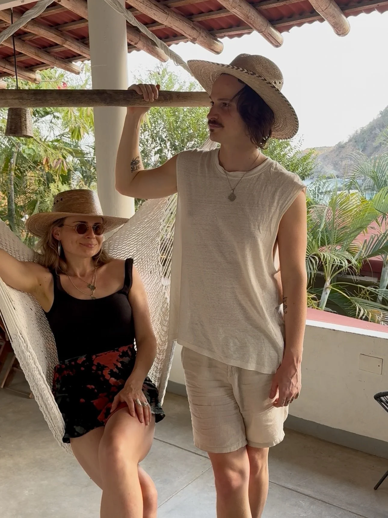 We started Soneiro 10 years ago, in 2016, and are still going, with the same devotion to sound and enchantment.

Ten years.
Thanks to you.
Thanks to us.
Thanks to the spirits.
Thanks to our teachers and muses.

This year is about celebrating that wit