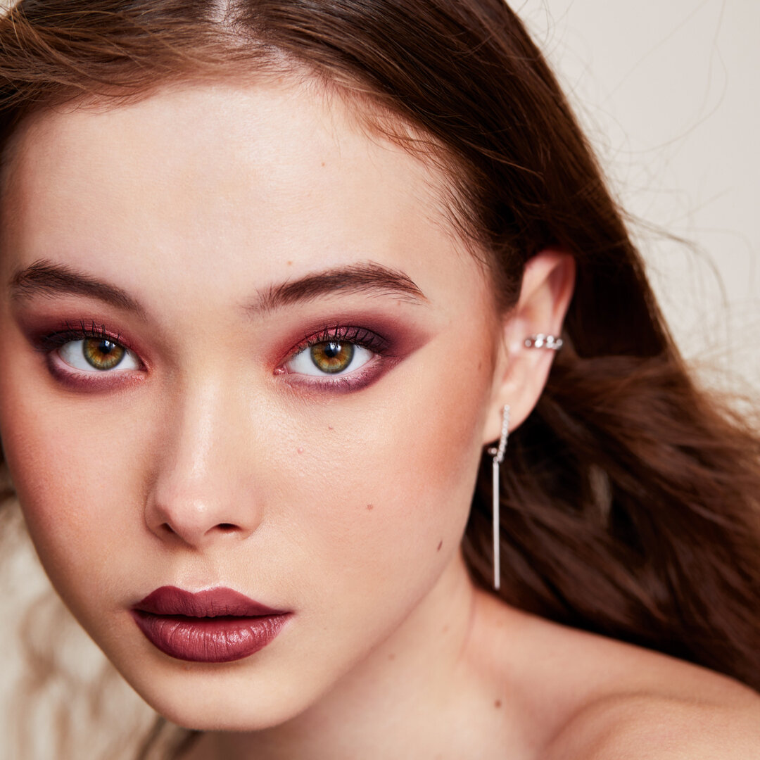 Love this bold eye shape we created with @JFaulkner_Photo and modelled by @lisatebeneva with @lindenstaub. Retouched by @ebaumblakecreative.​​​​​​​​
Eyes are the Holy Grail palette by @shopvioletvoss with @phasezeromakeup Making Moves on the cheeks. 