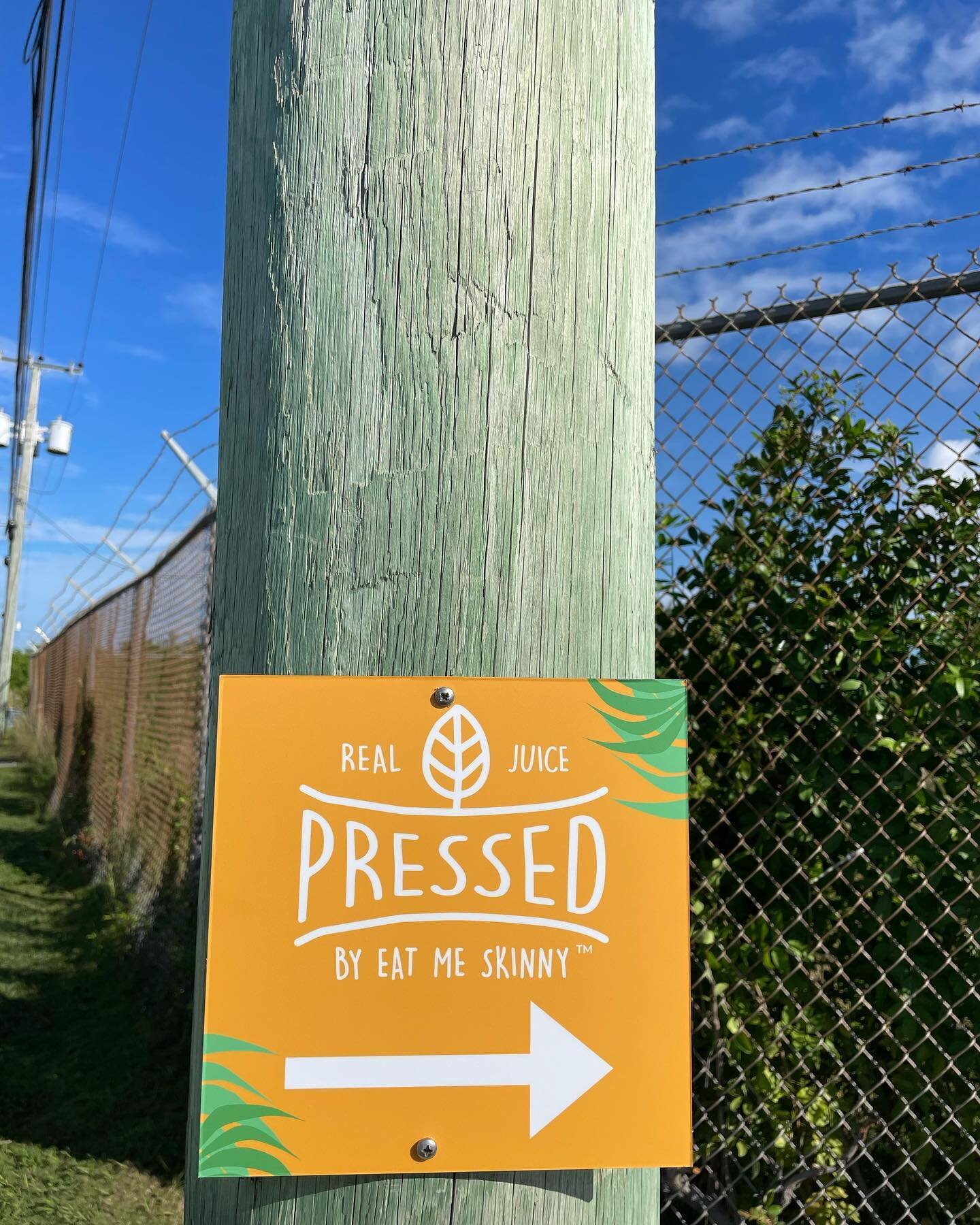 OMG new signage!!! Hopefully people can finally find us! Follow the signs once in AIP 😅🙈
&bull;
&bull;
&bull;
&bull;
&bull;
&bull;
#finally #signs #aip #bahamas #coldpressed #wellness #cleanse #detox #juicy #stayjuicy #coldpressed #coldpressedjuice
