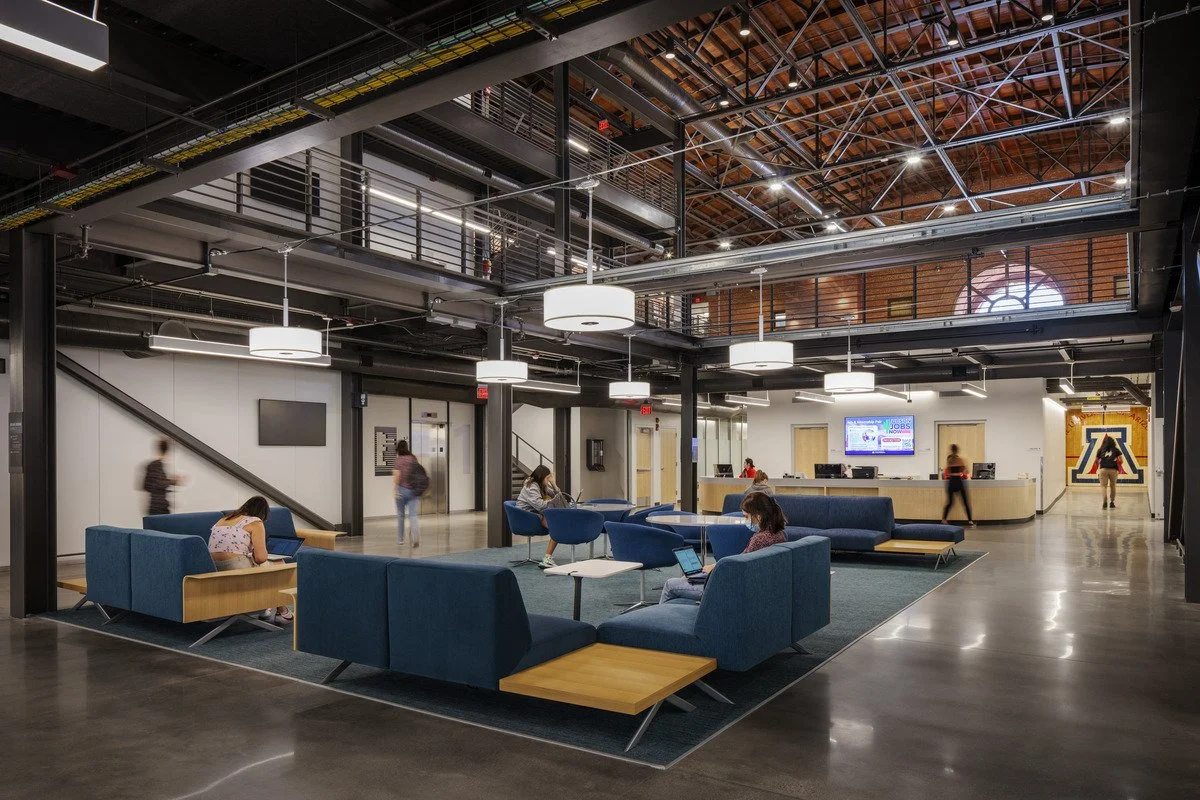 The Student Success Center features custom LED pendant lighting with uplighting, supported by advanced dimming controls, to create a flexible, welcoming environment. 