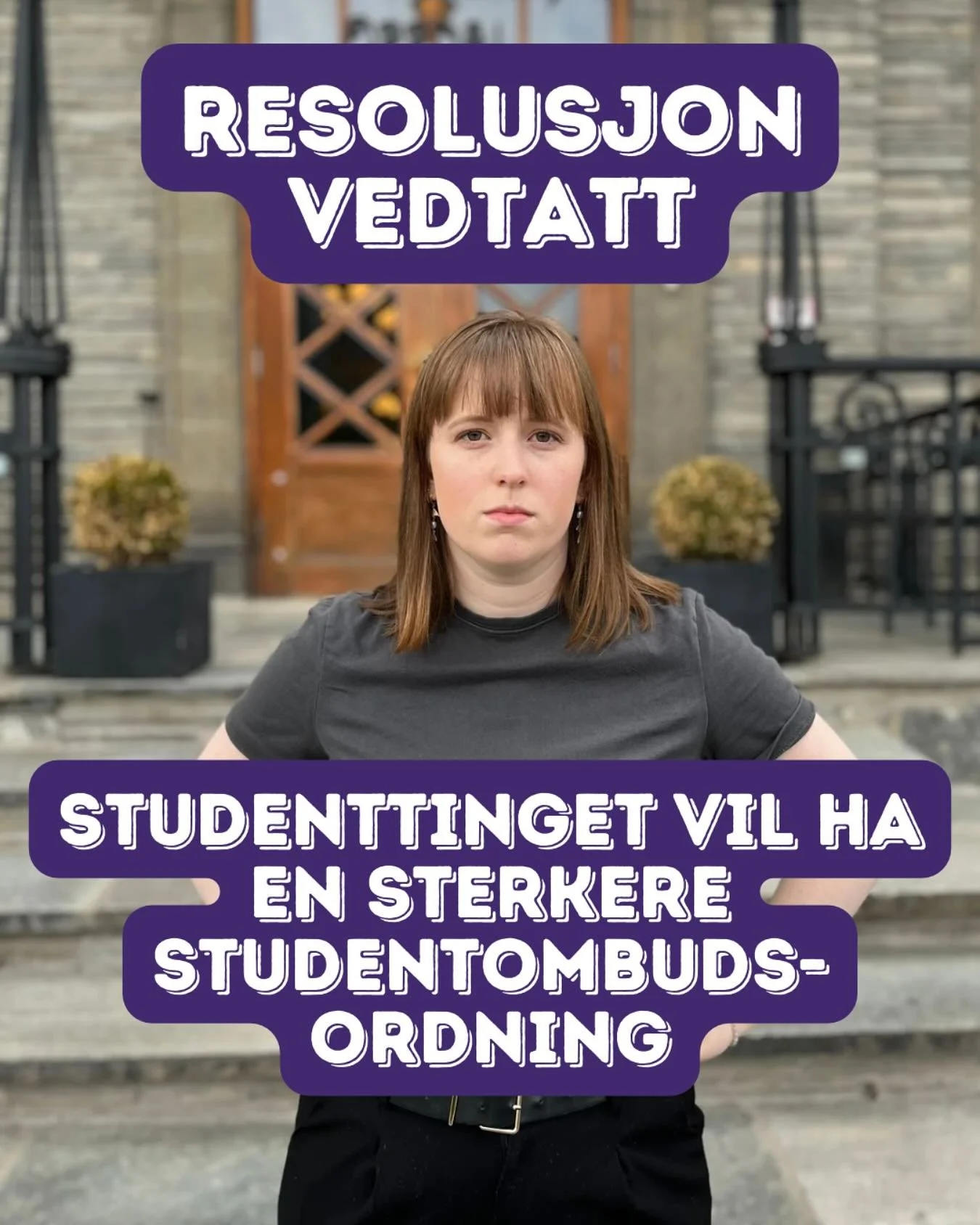 Studenttinget har vedtatt resolusjonen «Et sterkere studentombud!».
Studenttinget mener at studentene på NTNU ikke har reell tilgang på studentombud i dag. Med en studentmasse på nesten 44 000 studenter og kun 1 student