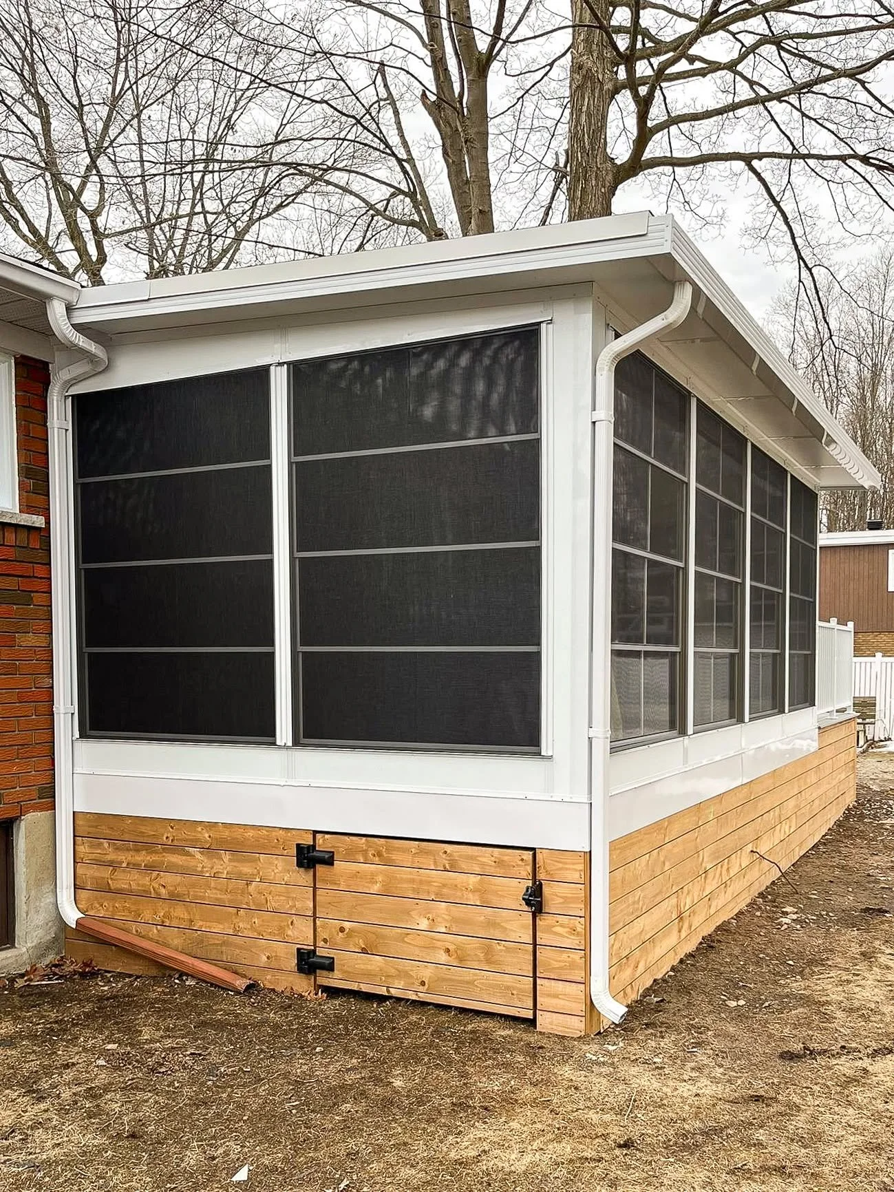 Bright exterior, clean lines, and screens that disappear into the design.

A space like this gives you the feel of being outside without dealing with wind, bugs, or direct sun all day.

#SunspaceUbora #ScreenRoom #OutdoorLiving #CoveredPorch #Backyar
