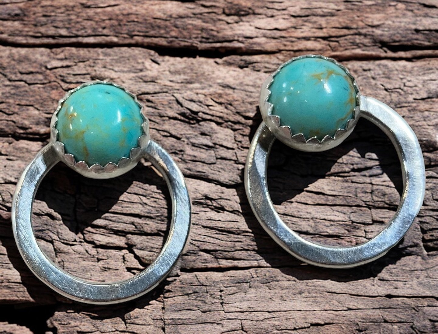Kingman turquoise and sterling silver stud earrings. I&rsquo;ll add them to the website tonight. They are $75. If you want a pair, DM me 😊 

#madeinmontana #missoula #missoulamt #gogriz #universityofmontana #montana #mothersday #missouladowntown #mi