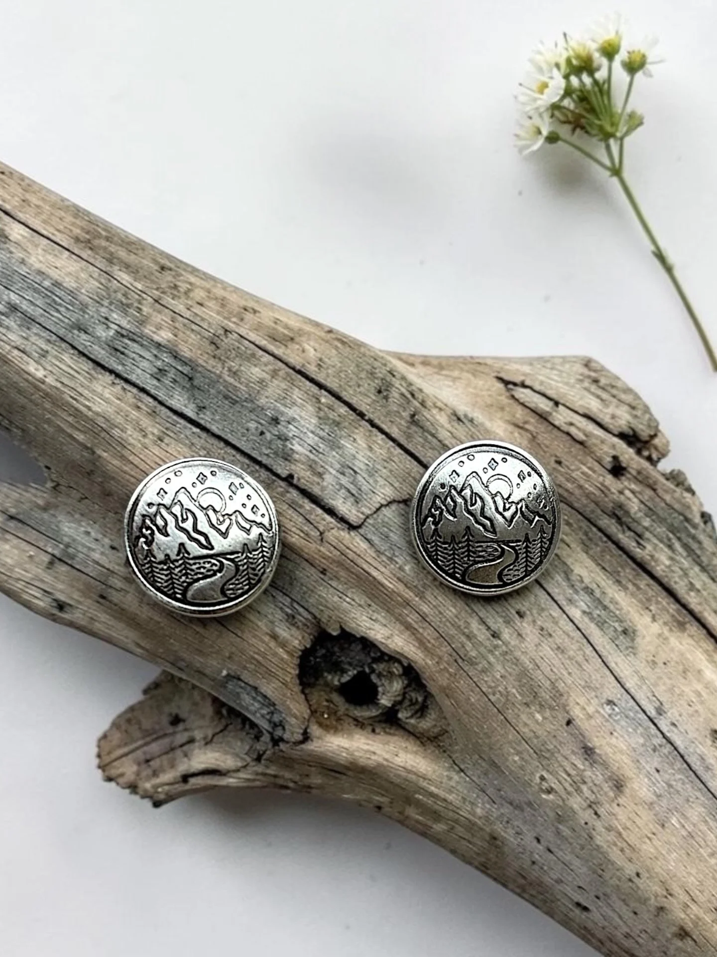 New earrings! Mountains and River and Mountains and Stars ⭐️ Perfect for my outdoorsy people! 
Sterling silver and fine silver studs. They are small, light, minimalist and just perfect to wear to work, school, and of course, in your mountain adventur