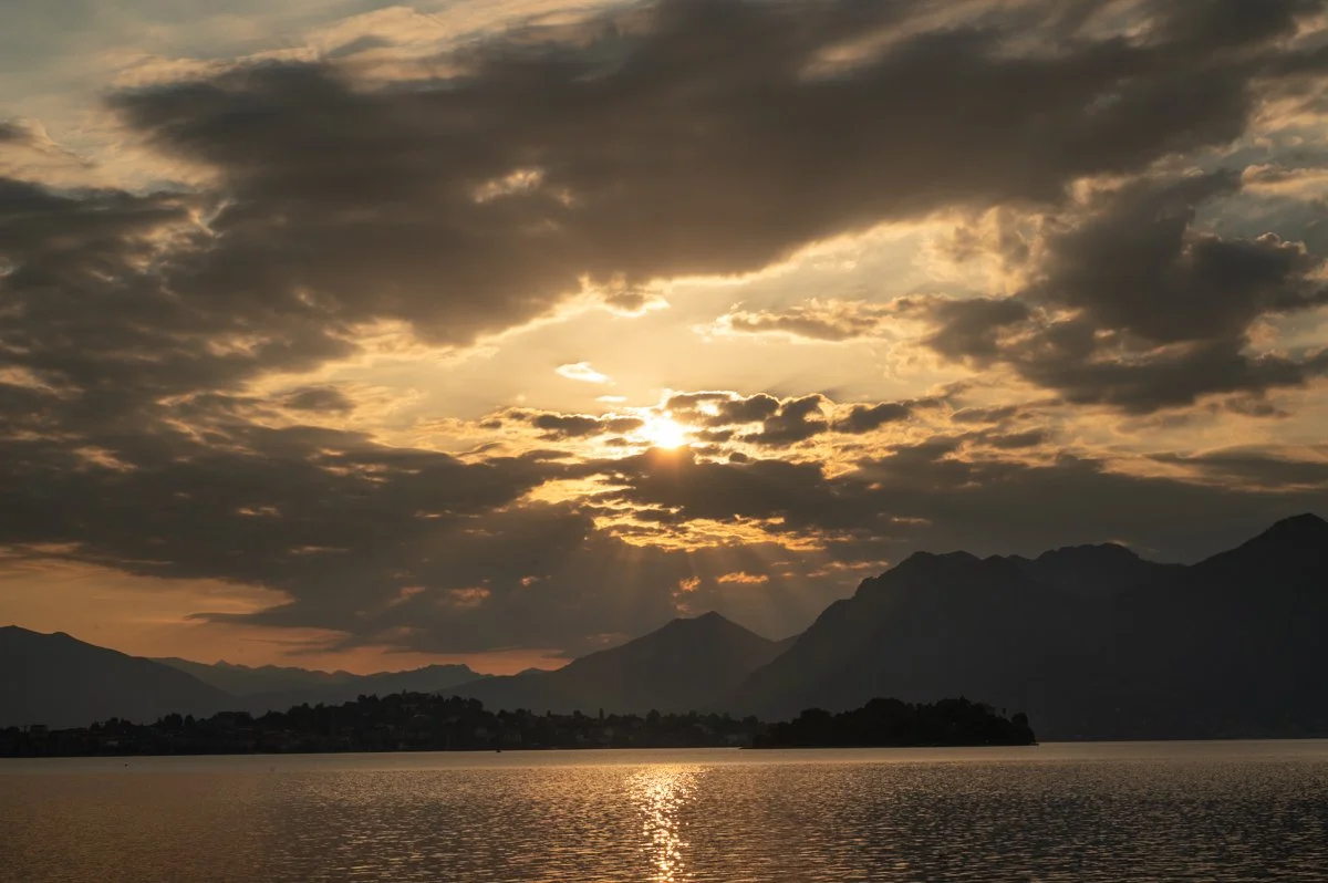 Alba sul Lago