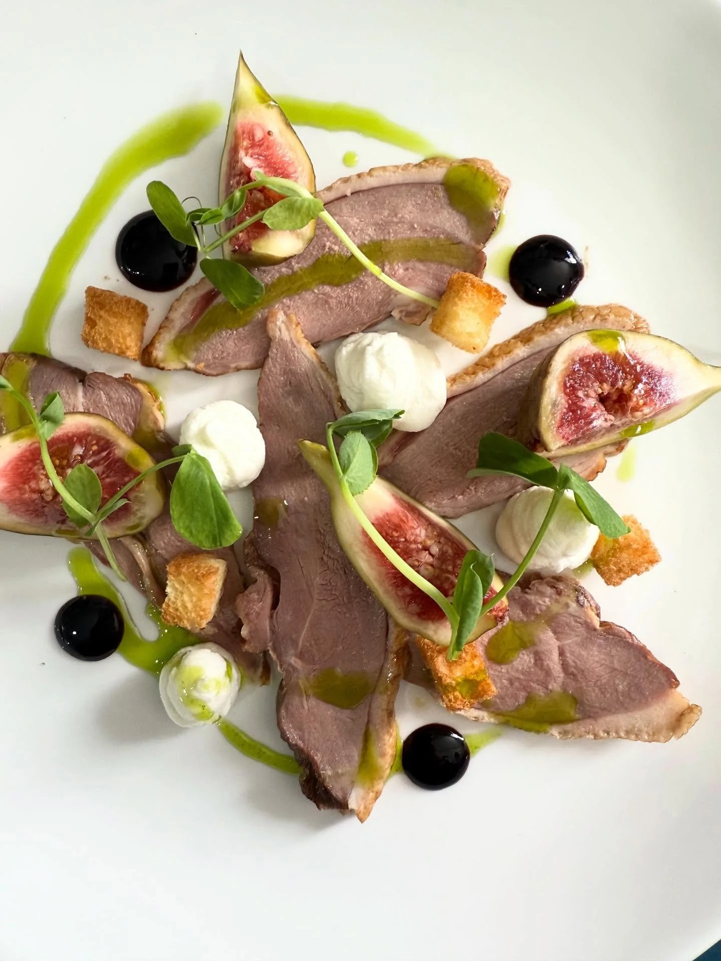 Tea smoked duck, goats curd, figs, balsamic #sussexcaterer #surreycaterer #eventcaterer #weddingcaterer