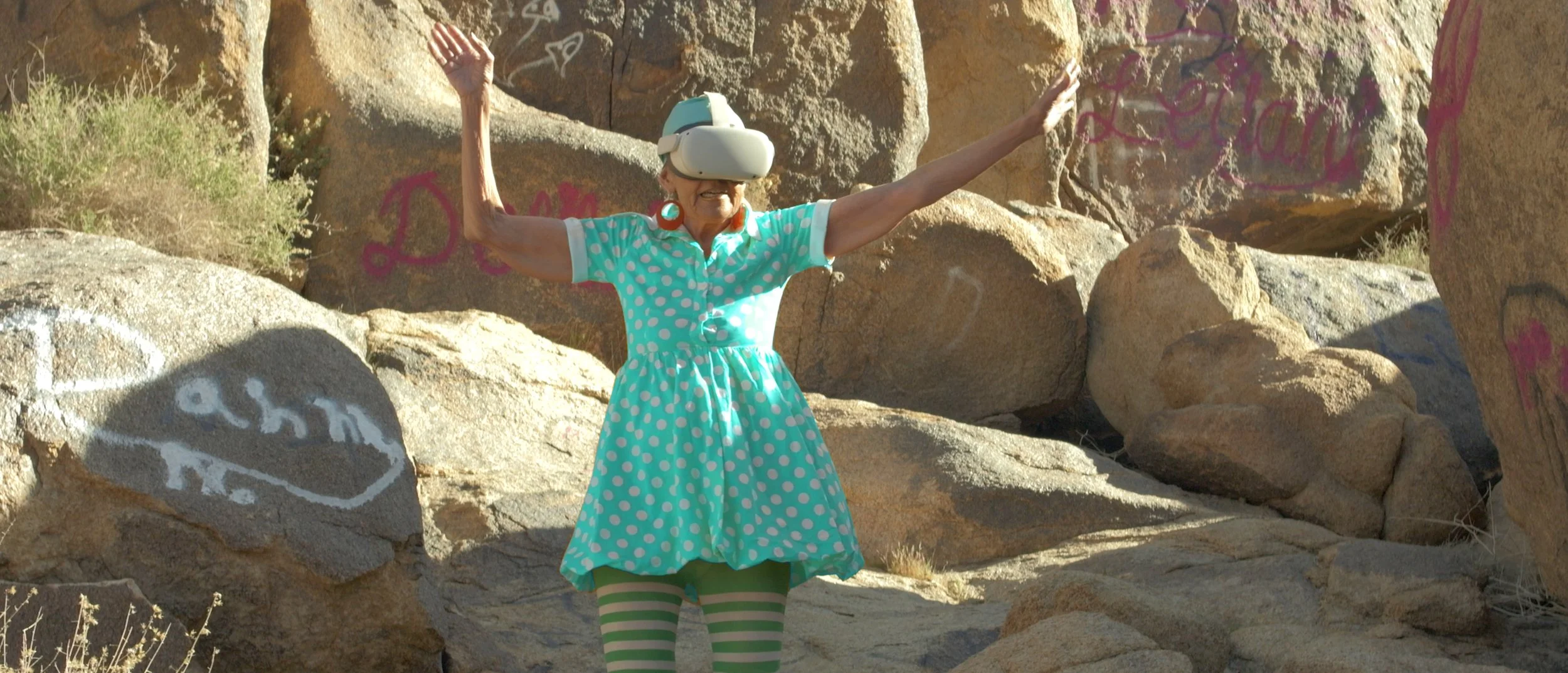 Linda Sibio in Cracked Eggs 06.jpg