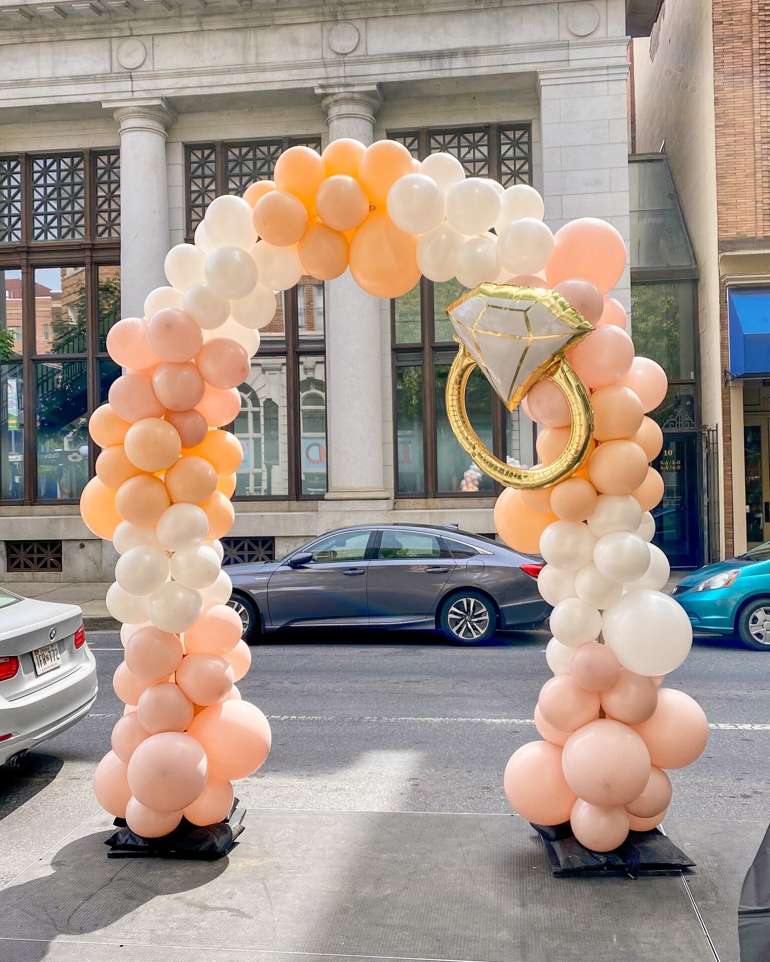 This soft color pallete is a whole vibe. 

Item: Narrow Organic Arch

#frederickmd #marylandballoons #marylandweddings #frederickmaryland #balloonarch #balloongarland #ballooncolumn