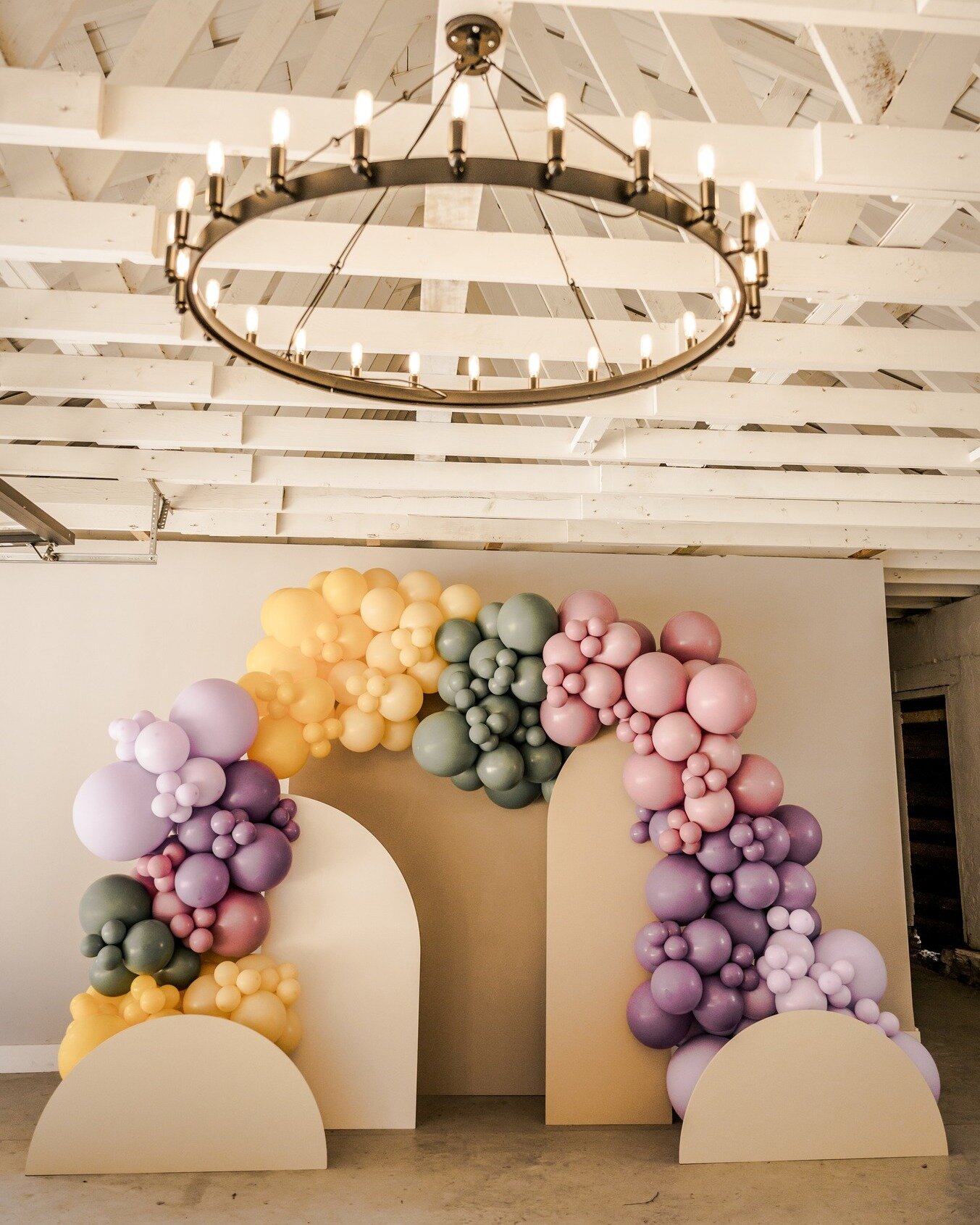 Over-the-top is our favorite.

Item: Organic Garland, Standard (4 Clusters)

 #marylandballoondecor #marylandballoons #frederickmaryland #frederickcountymd #frederickmd  #ballooncolumn #balloonarch #marylandweddings #balloongarland #specialevents