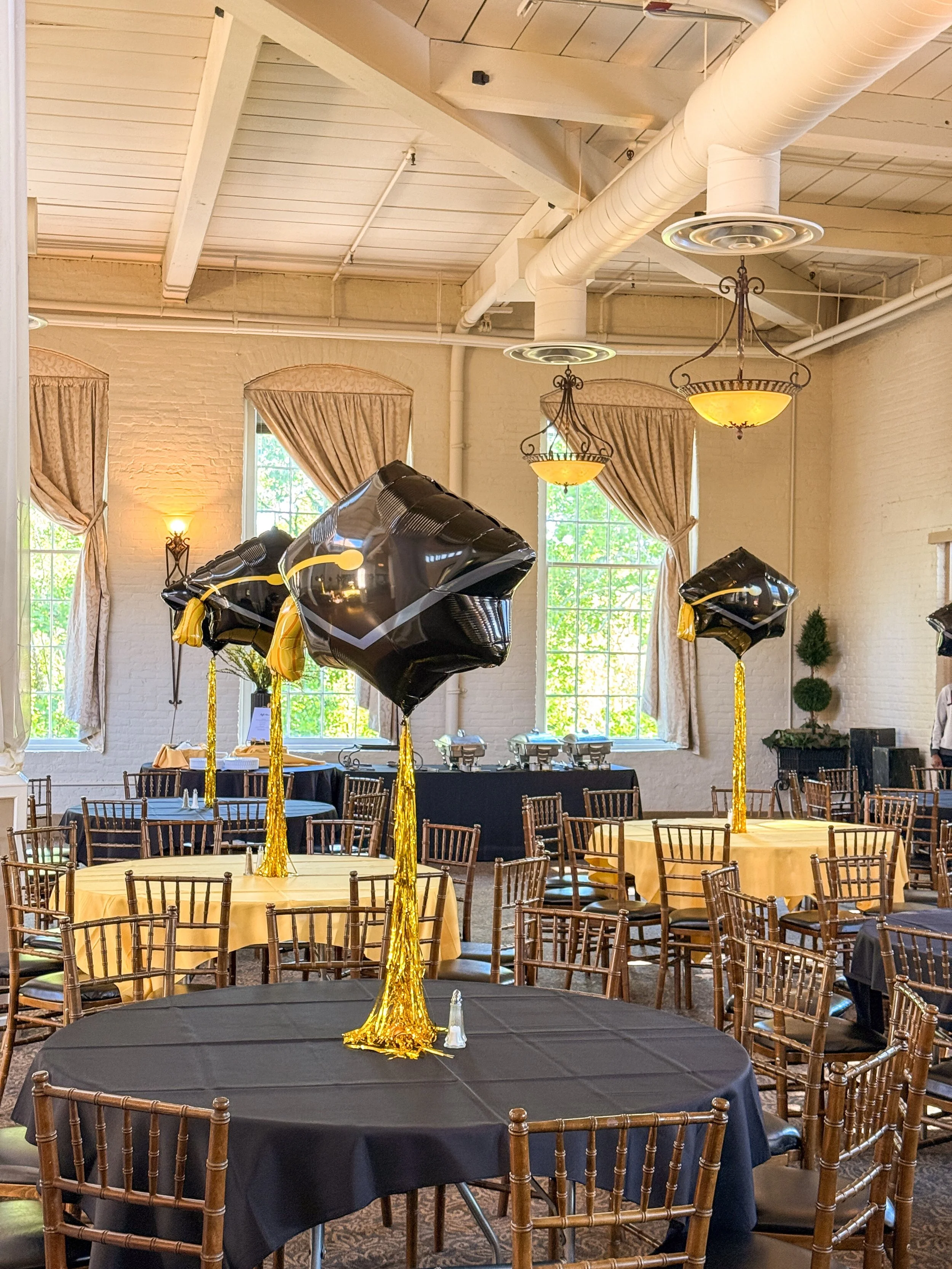 Grad season is in full swing! 🎓🎈

#graduationballoons #marylandballoons #frederickmd