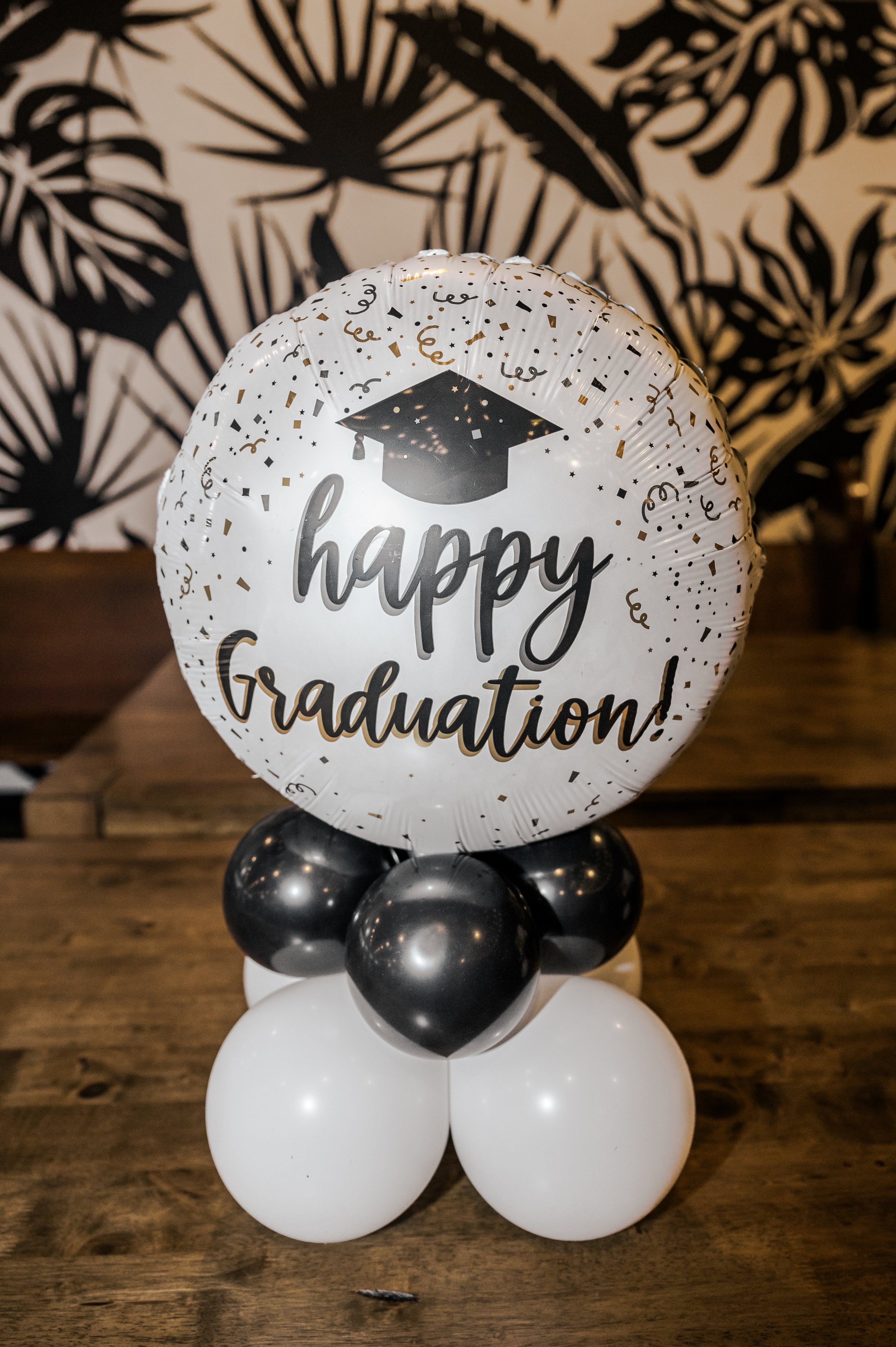 Grad Centerpiece.Grab n Go Balloons Pickup.Frederick MD.001.jpg